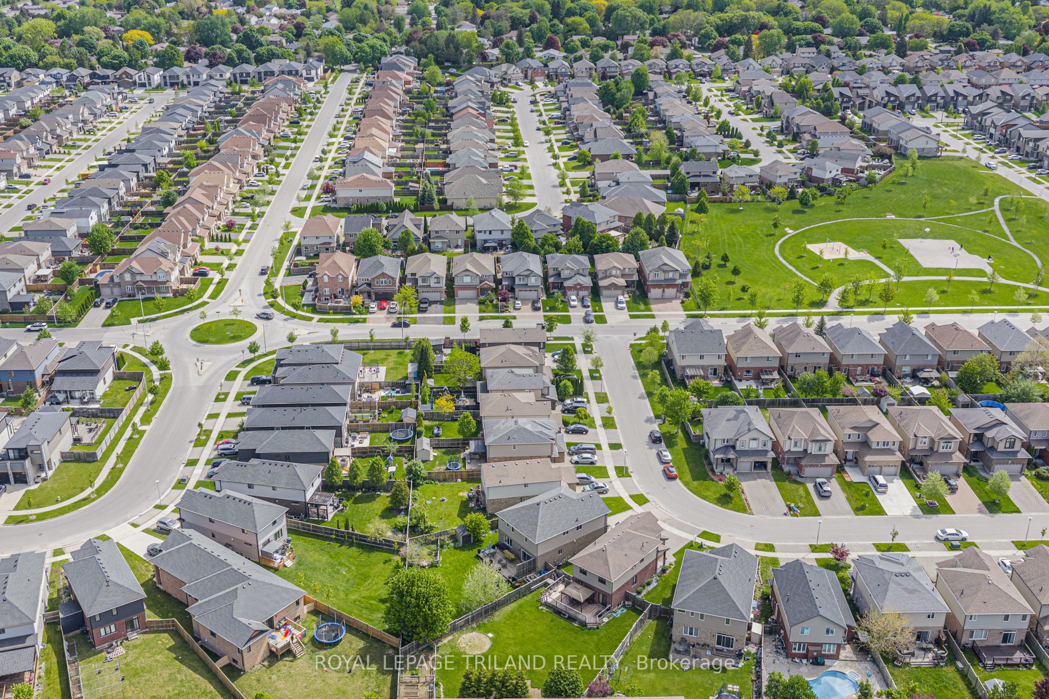 711 Springwood Crescent