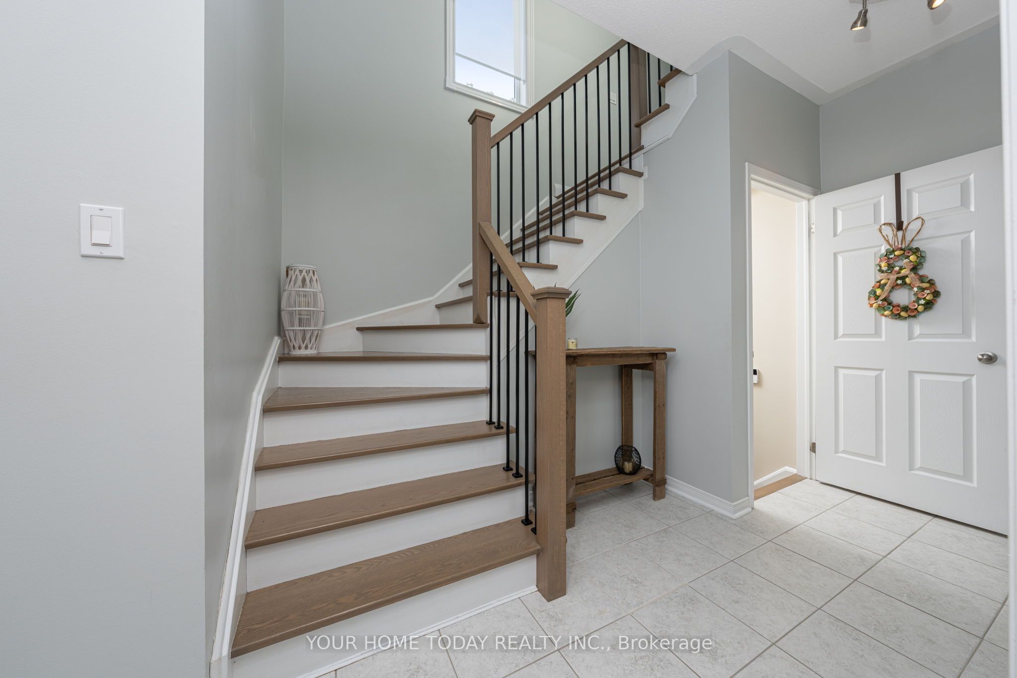17 Chetholme Place