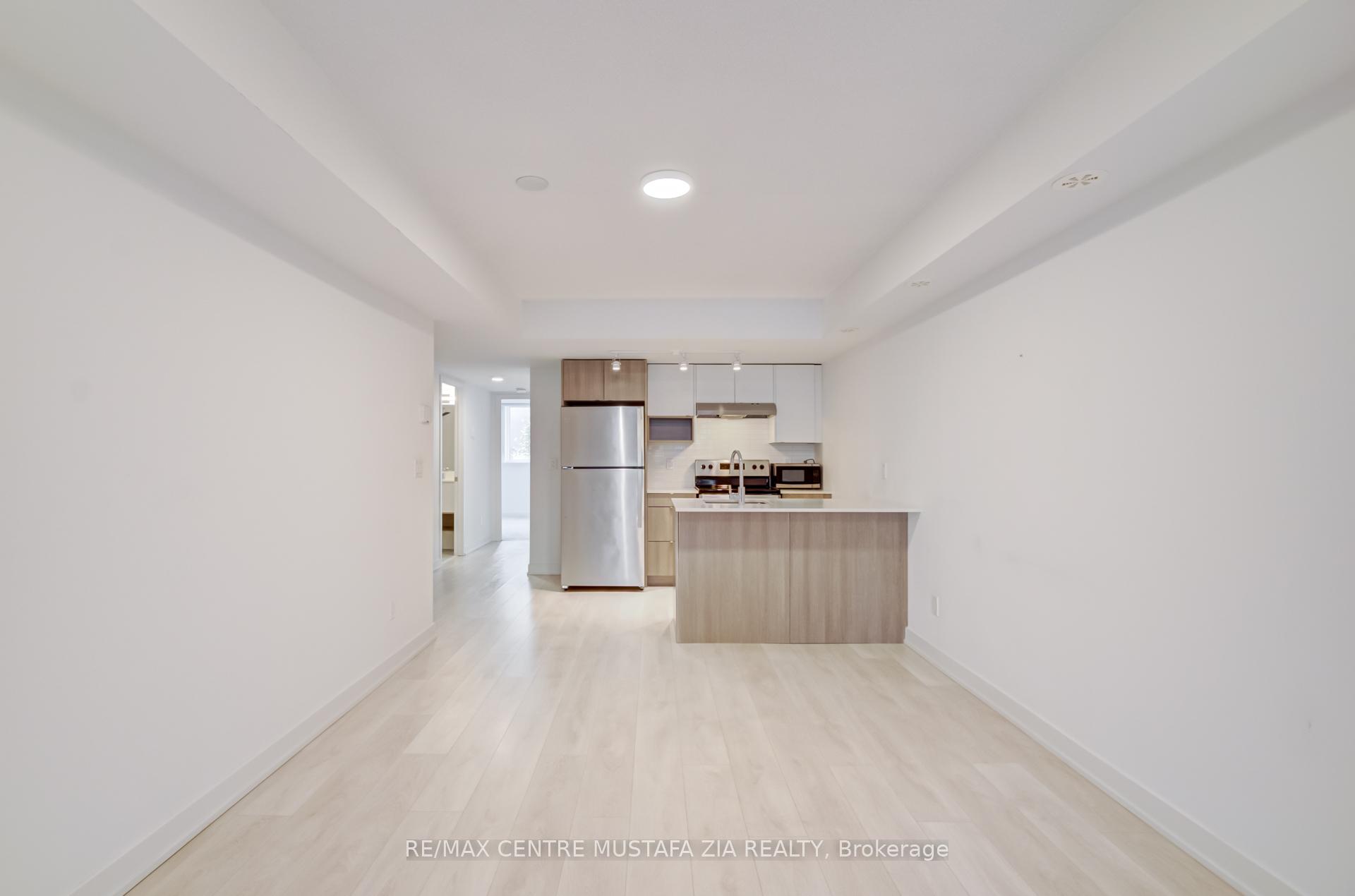 2 Bedrooms Condo at 1129 Cooke, Burlington For sale