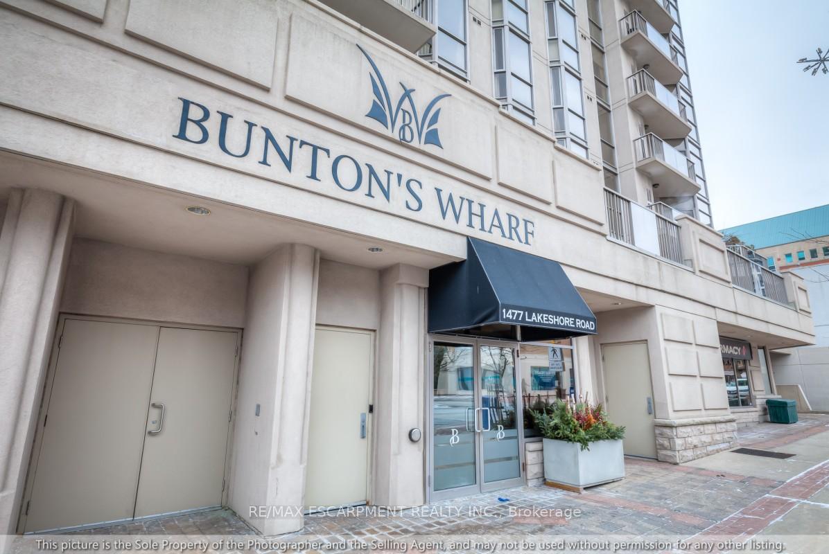2 Bedrooms Condo at 1477 Lakeshore, Burlington For sale