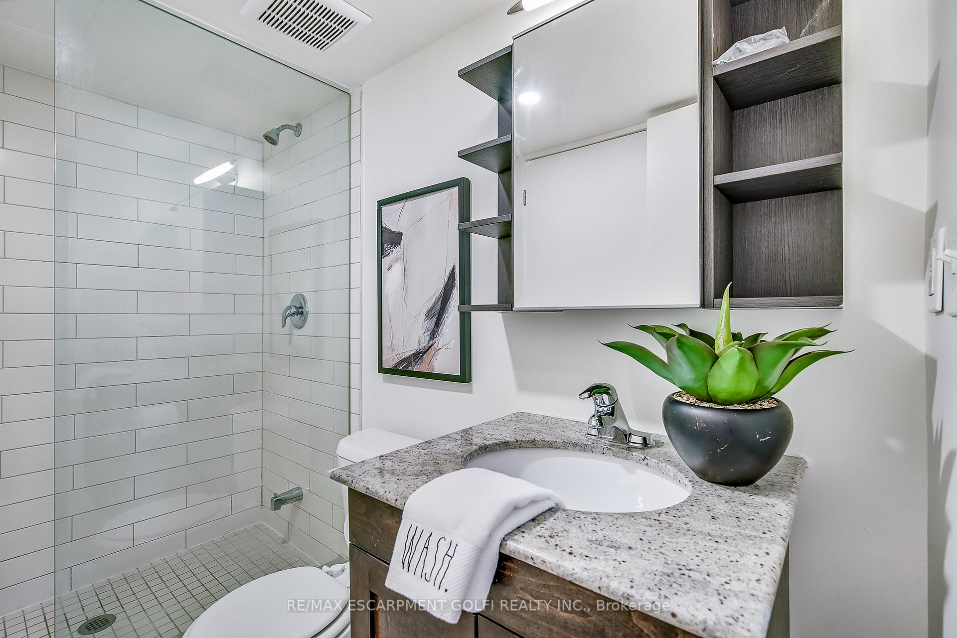 1 Bedroom Condo at 200 STINSON, Hamilton For sale