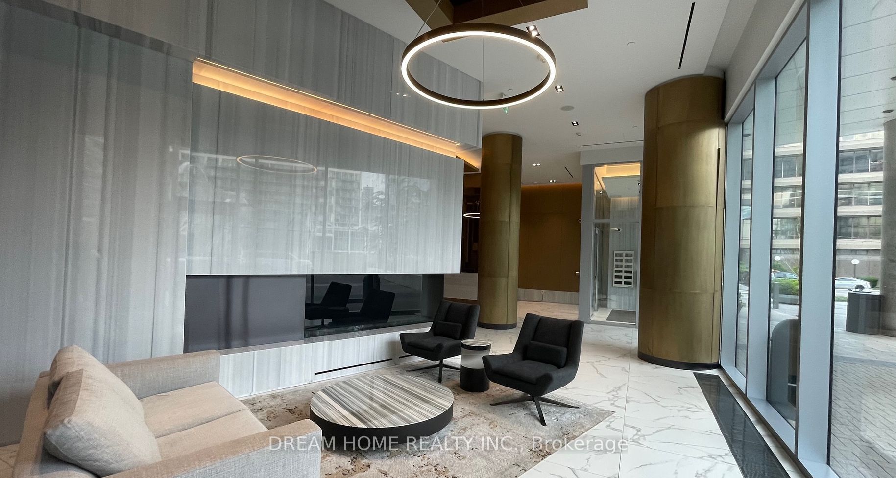 15 Queens Quay E, #515