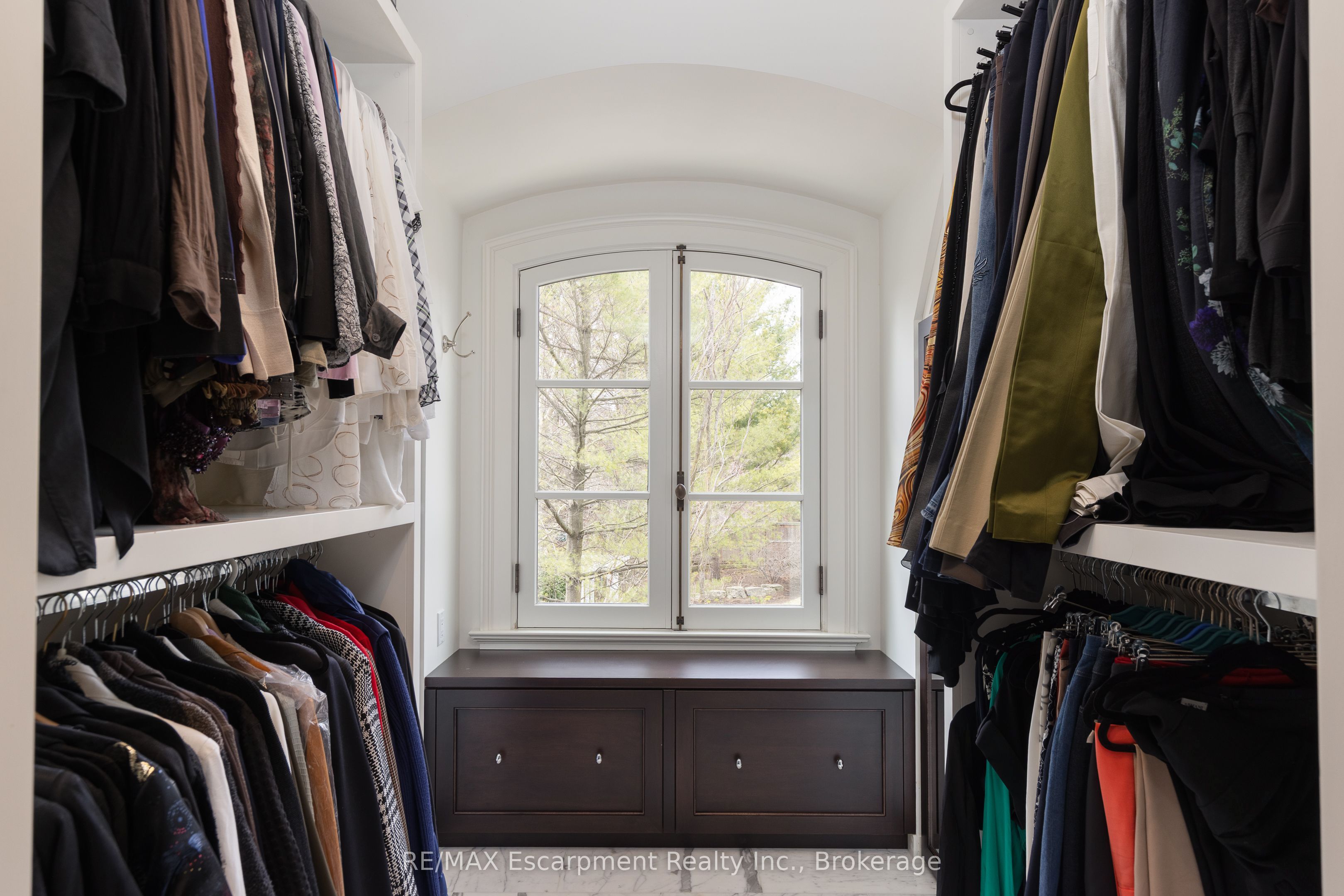 399 Randall Street, Oakville, ON L6J 1R6