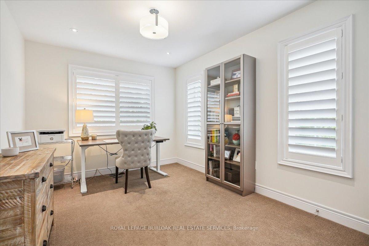 3 Bedrooms Condo at 2086 Ghent, Burlington For sale