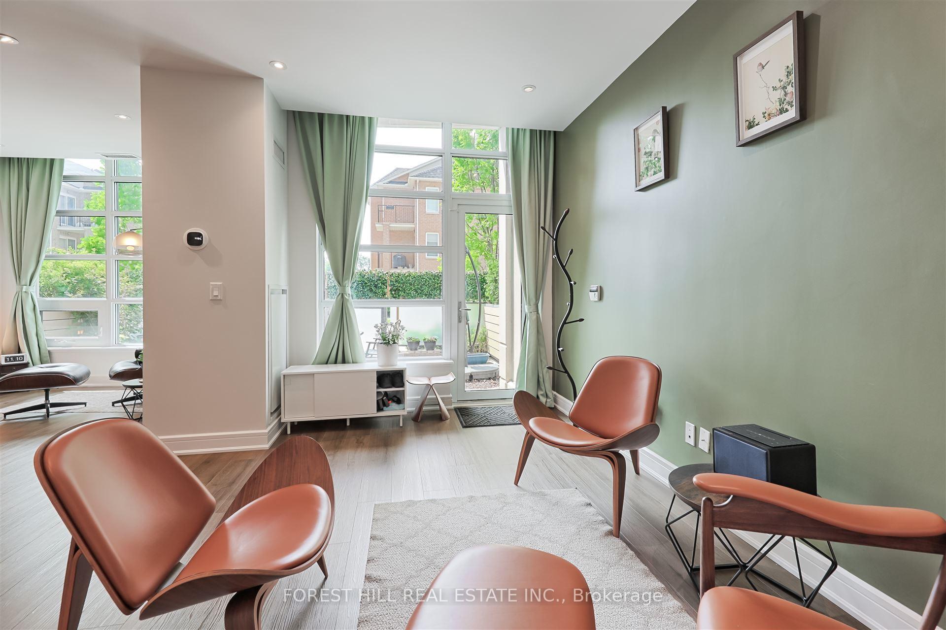 4 Bedrooms Condo at 35 Brian Peck, Toronto For sale