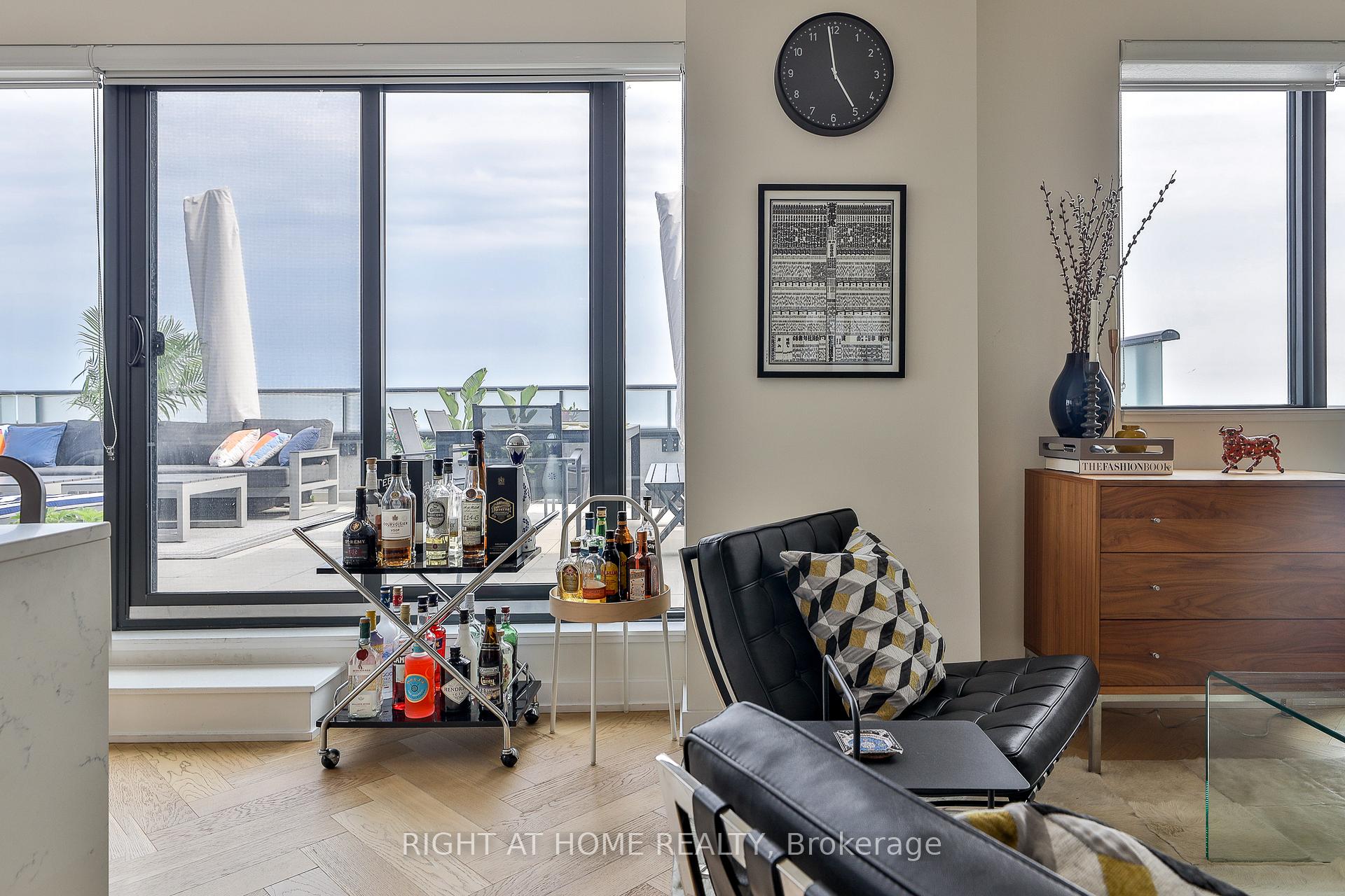 2 Bedrooms Condo at 430 Roncesvalles, Toronto For sale