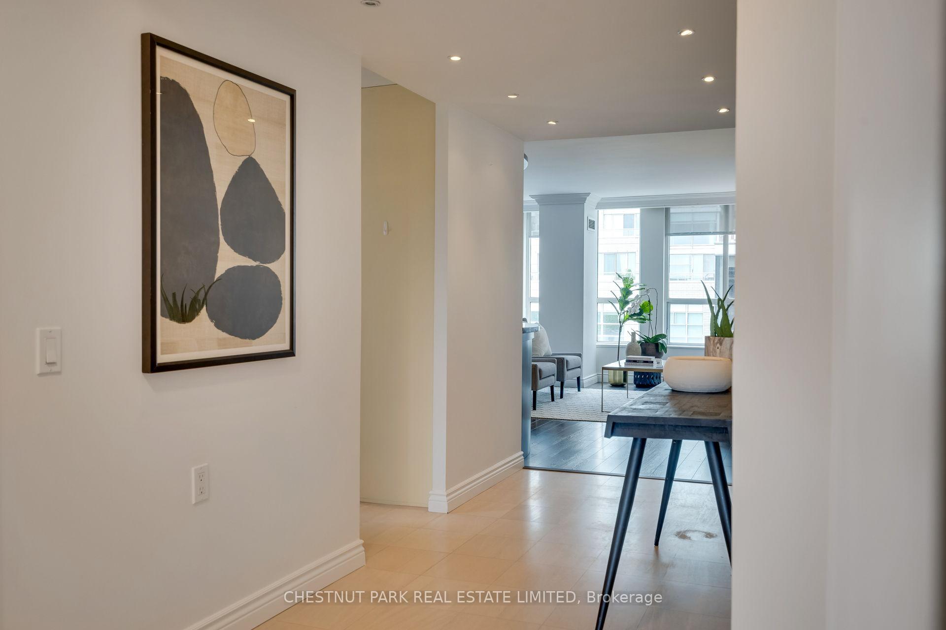 3 Bedrooms Condo at 388 Bloor, Toronto For sale