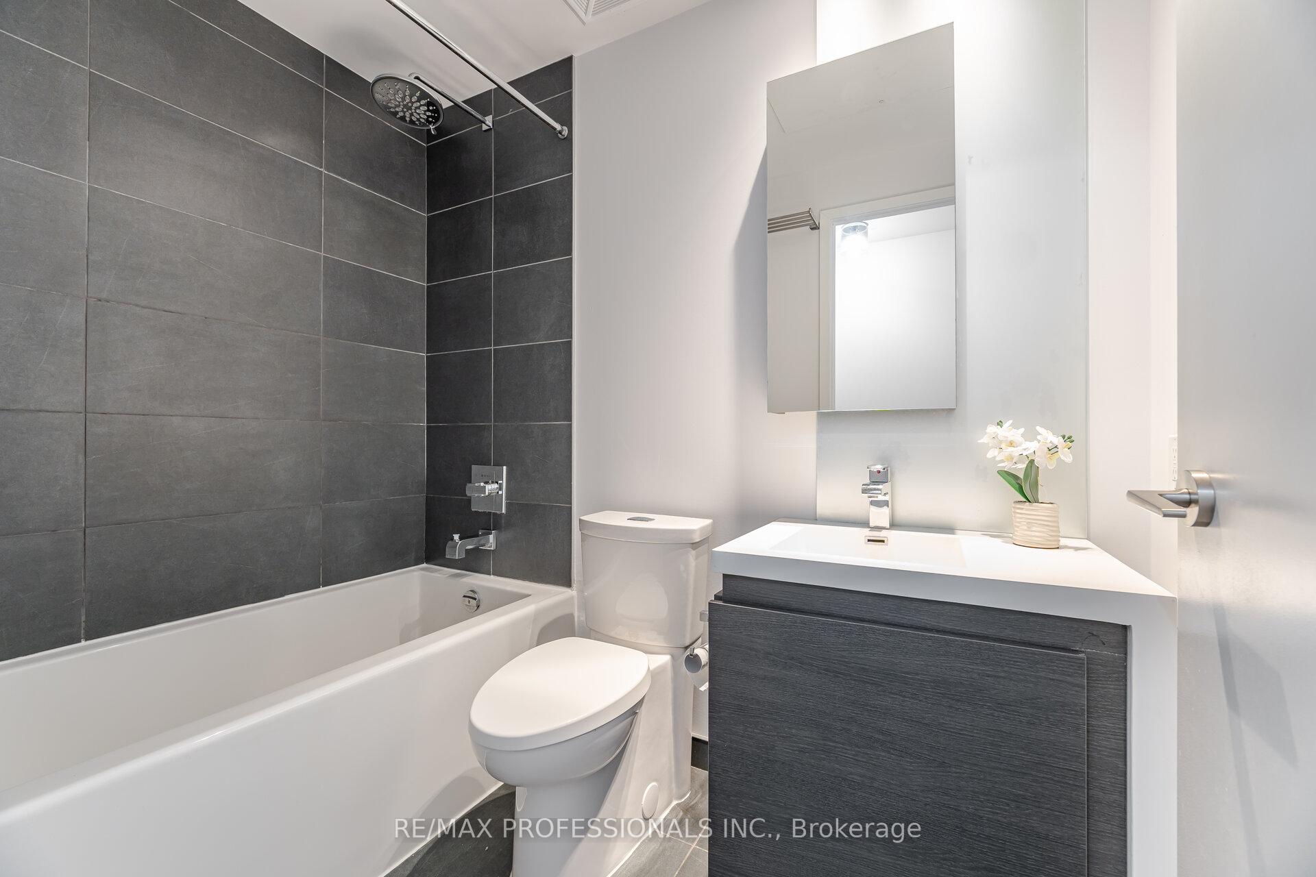 2 Bedrooms Condo at 1030 King, Toronto For sale