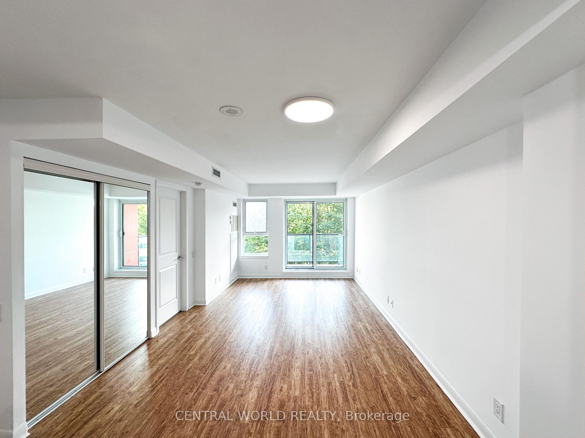 2 Bedrooms Condo at 25 Town Centre,  Toronto For sale