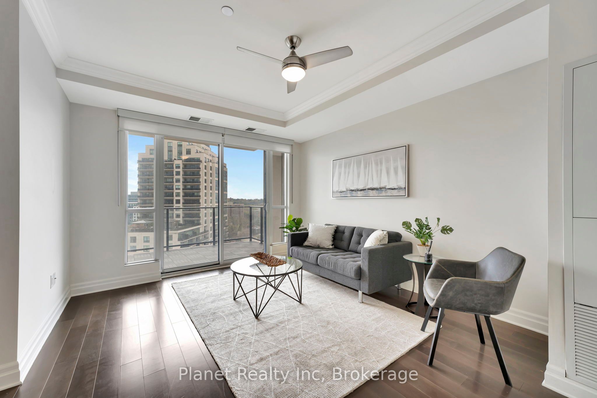 160 Macdonell Street, #906