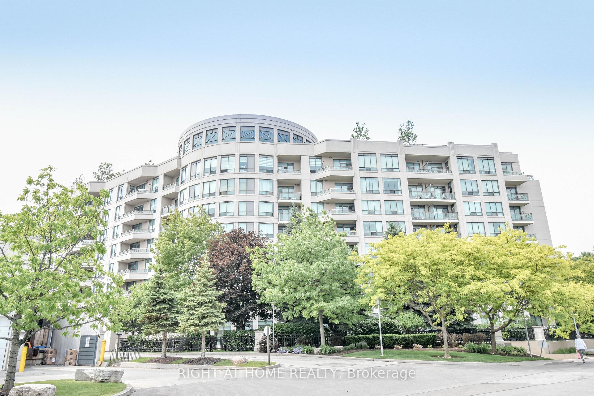 2 Bedrooms Condo at 205 The Donway, Toronto For sale