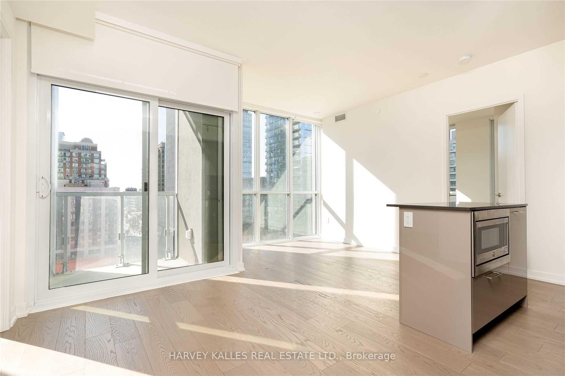 1 Yorkville Avenue 705