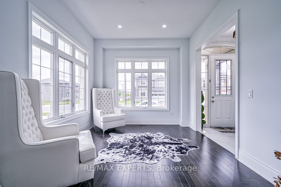 86 Conductor Avenue Main
