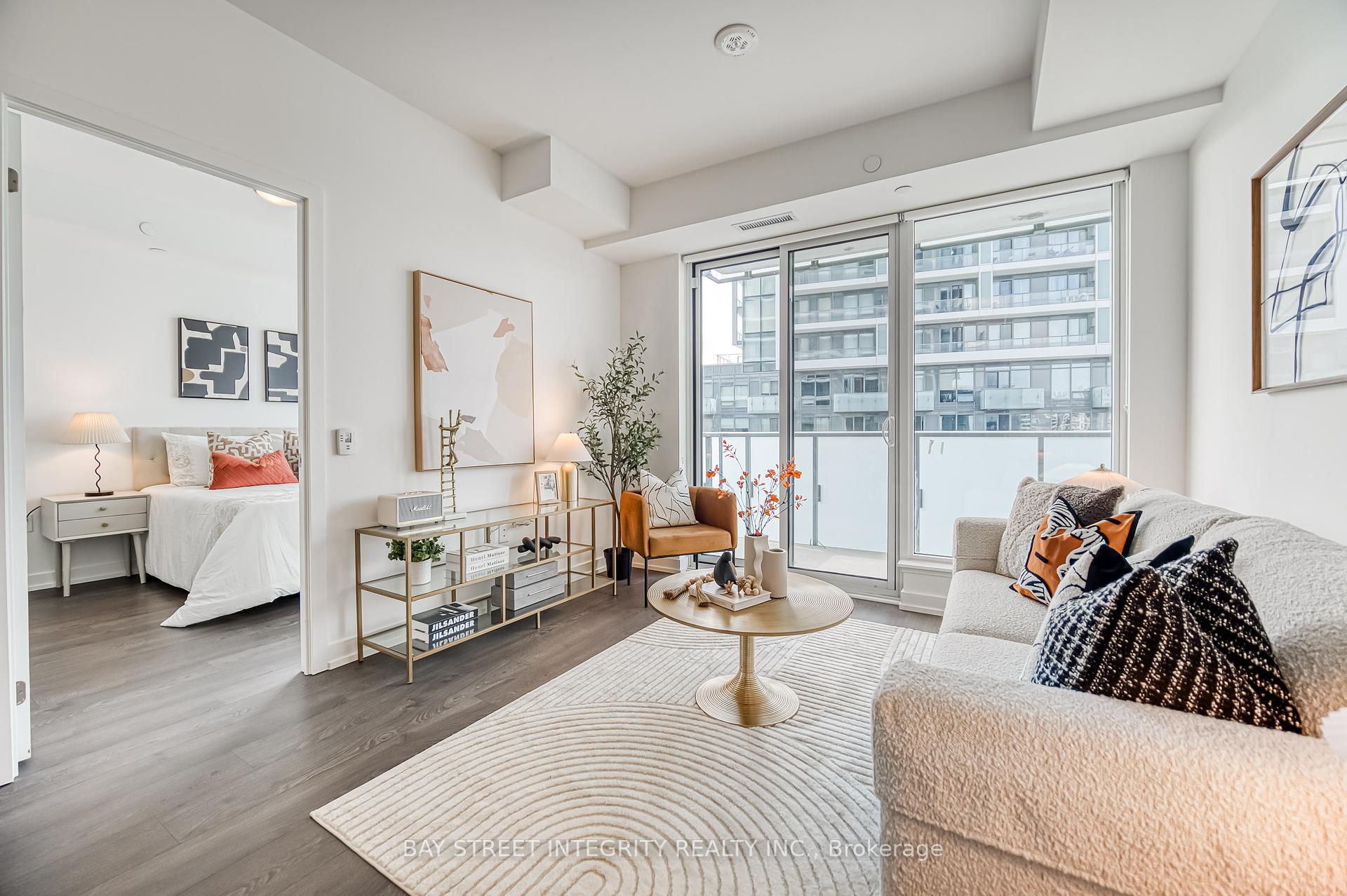 1 Bedroom Condo at 7 Golden Lion, Toronto For sale