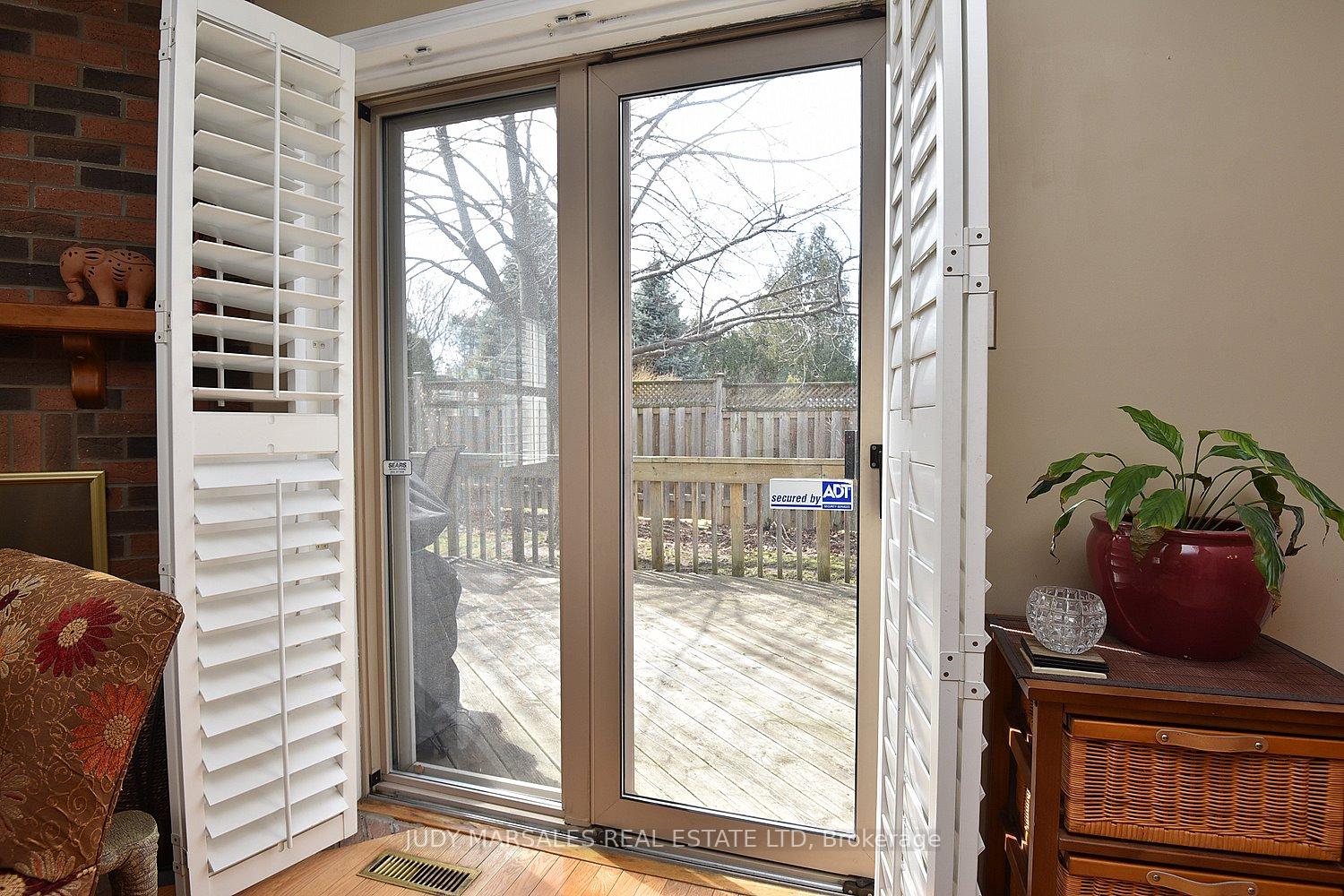 3 Bedrooms Condo at 644 Upper Paradise,  Hamilton For sale