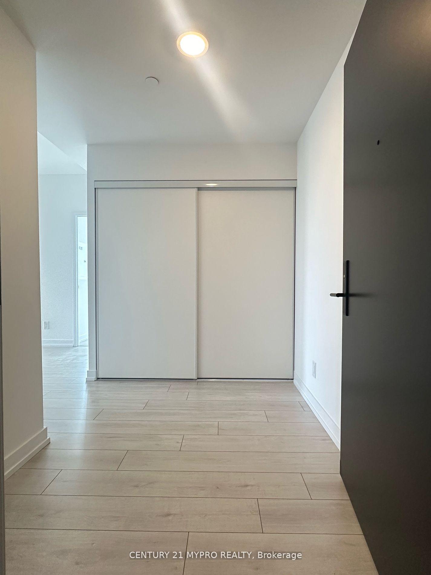 2 Bedrooms Condo at 500 Dupont,  Toronto For sale