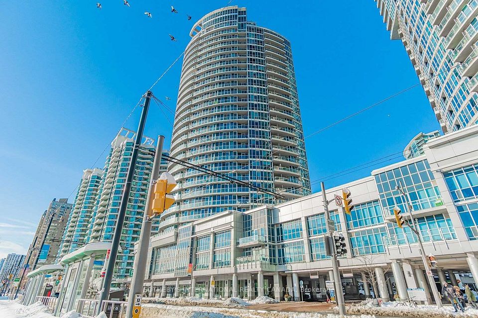 218 Queens Quay