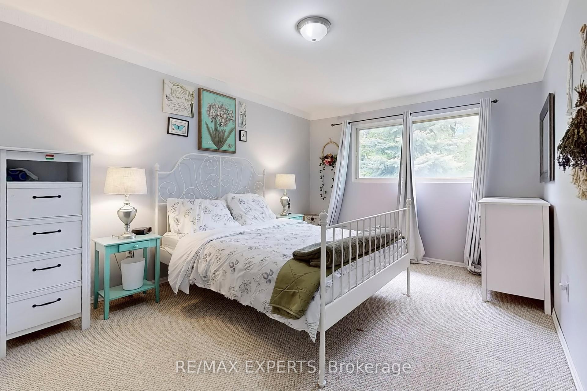 4 Bedrooms Condo at 270 Timberbank, Toronto For sale