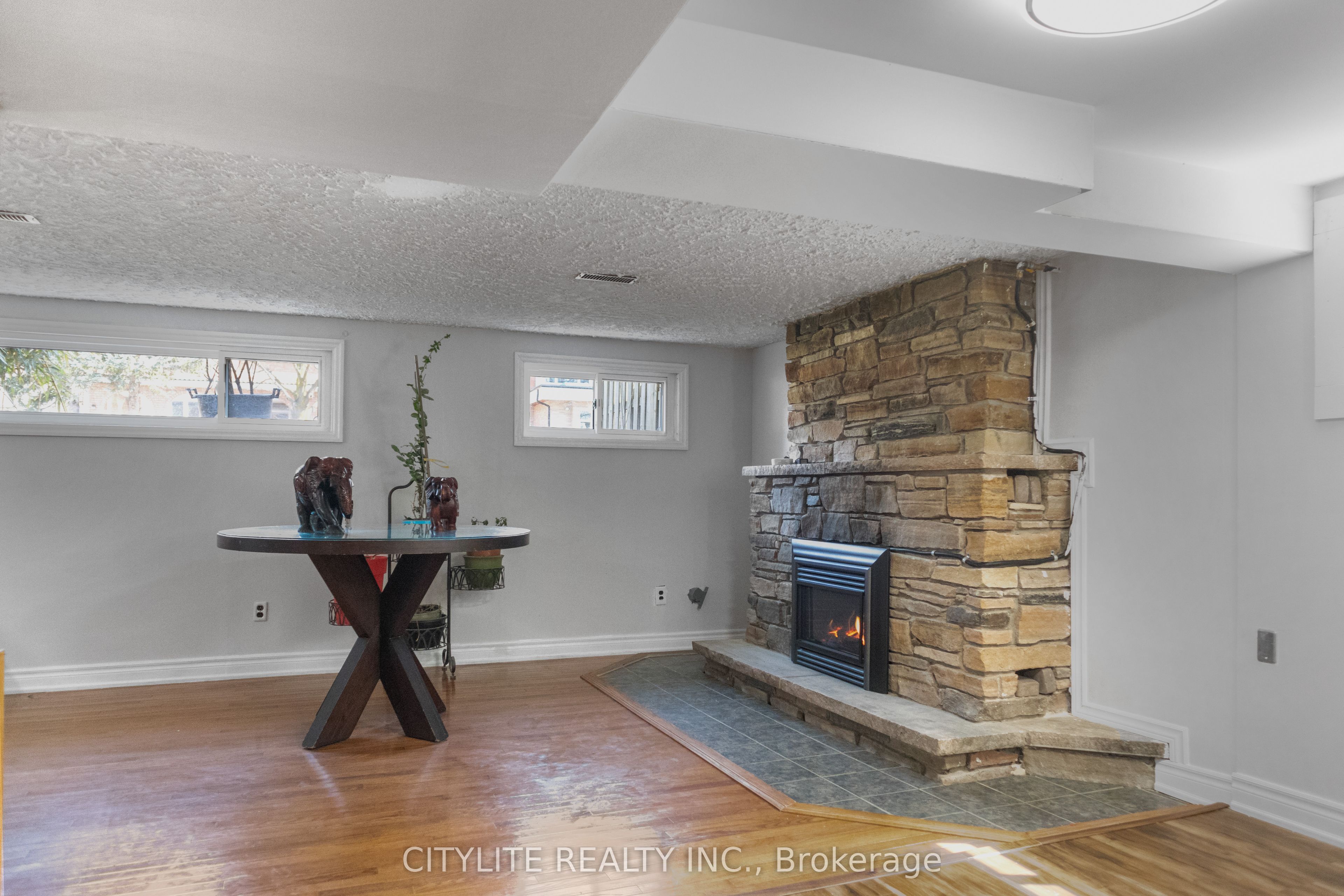 2 Emmeline Crescent