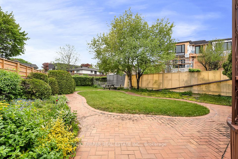 64 Grove Park