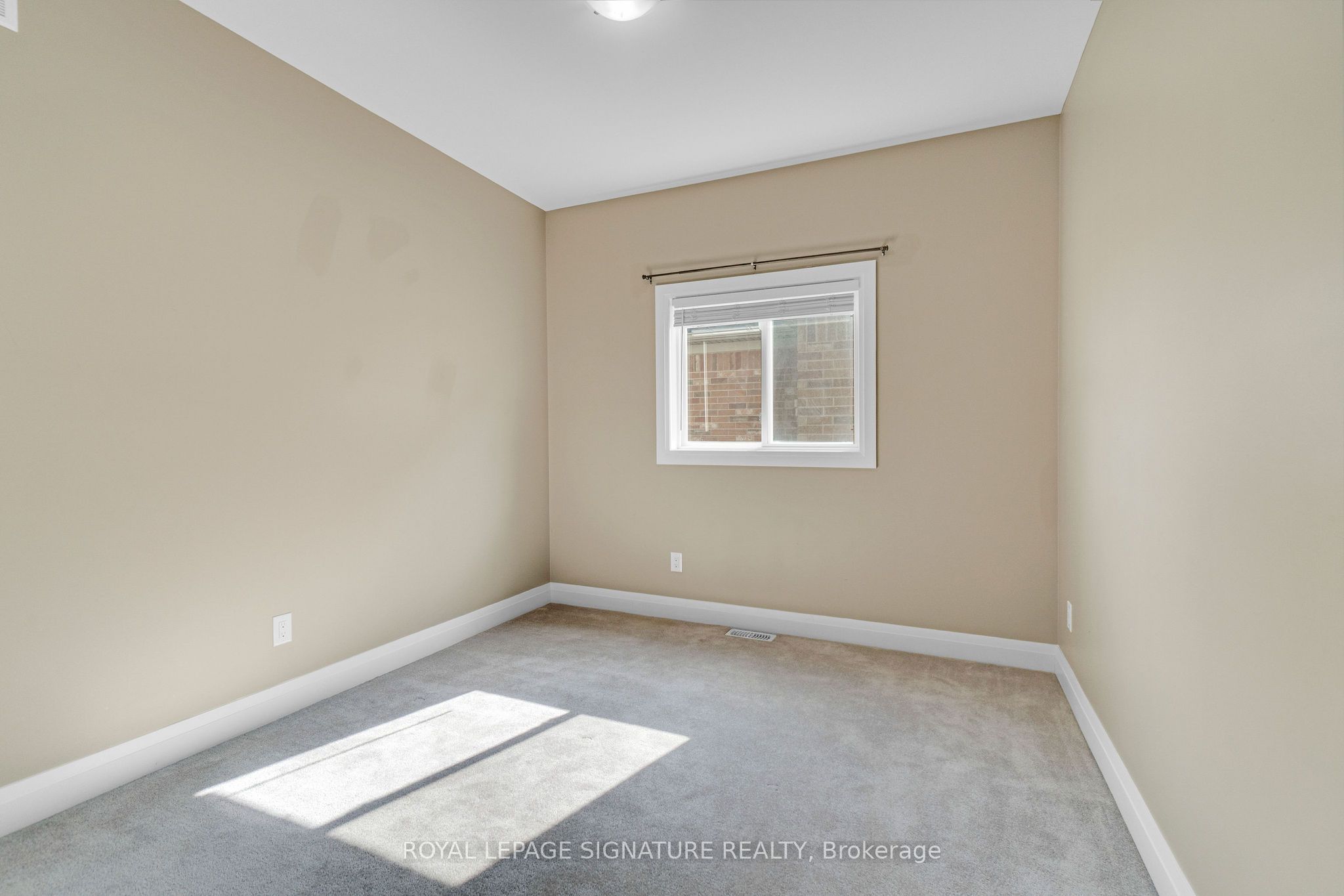 593 Pinery Trail