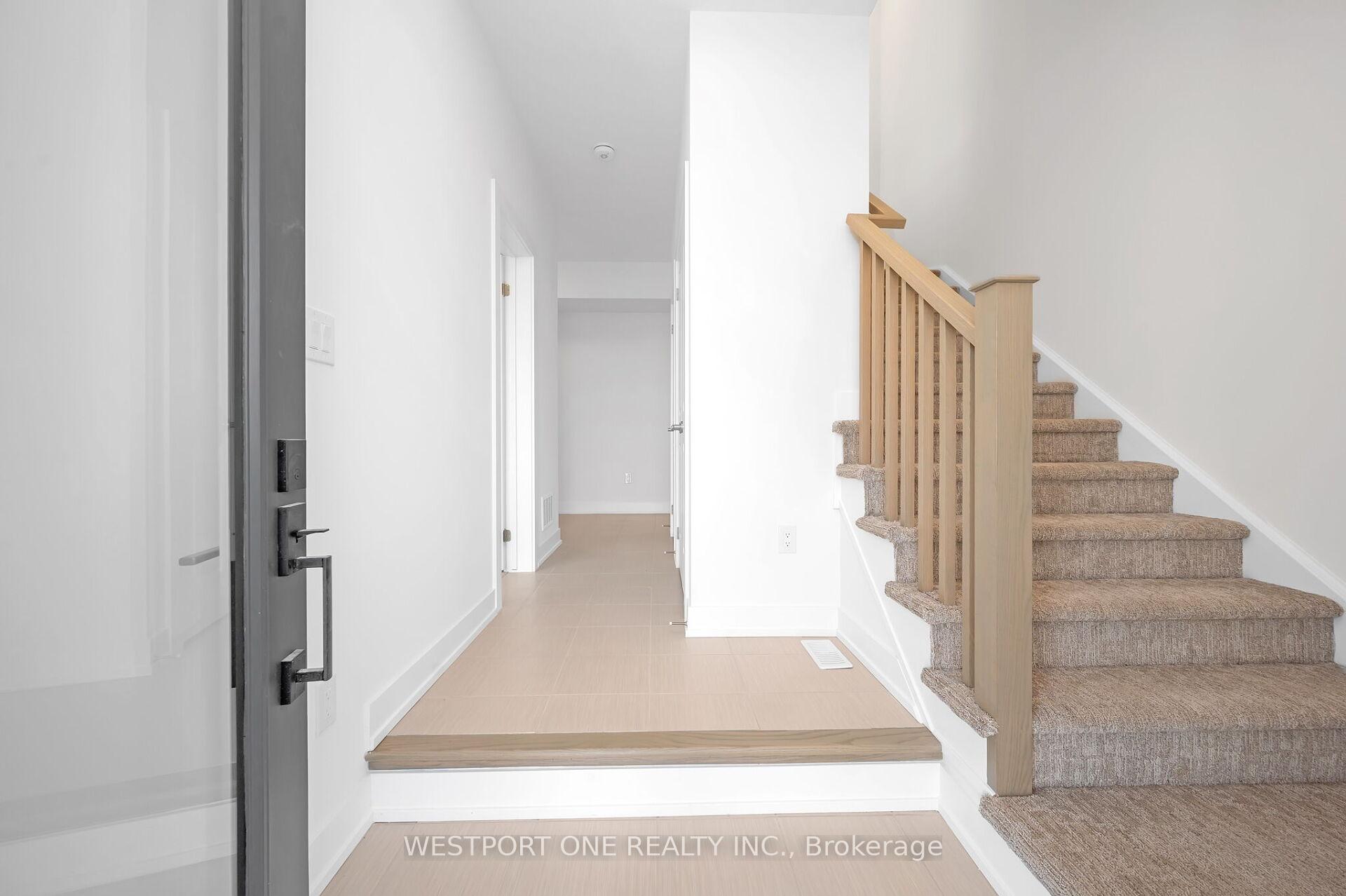 4 Bedrooms Condo at 2273 Turnberry, Burlington For sale