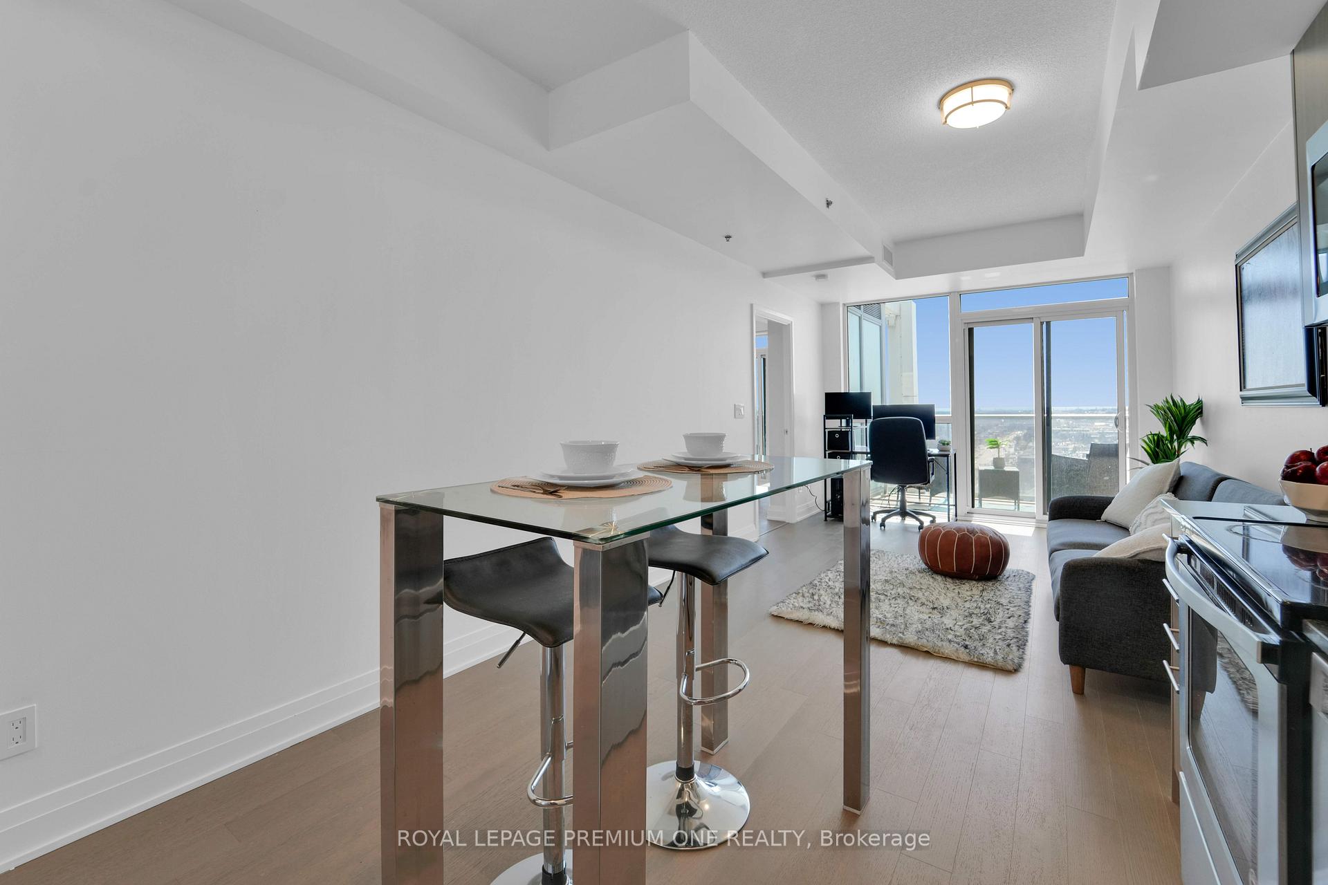 1 Bedroom Condo at 55 Speers, Oakville For sale