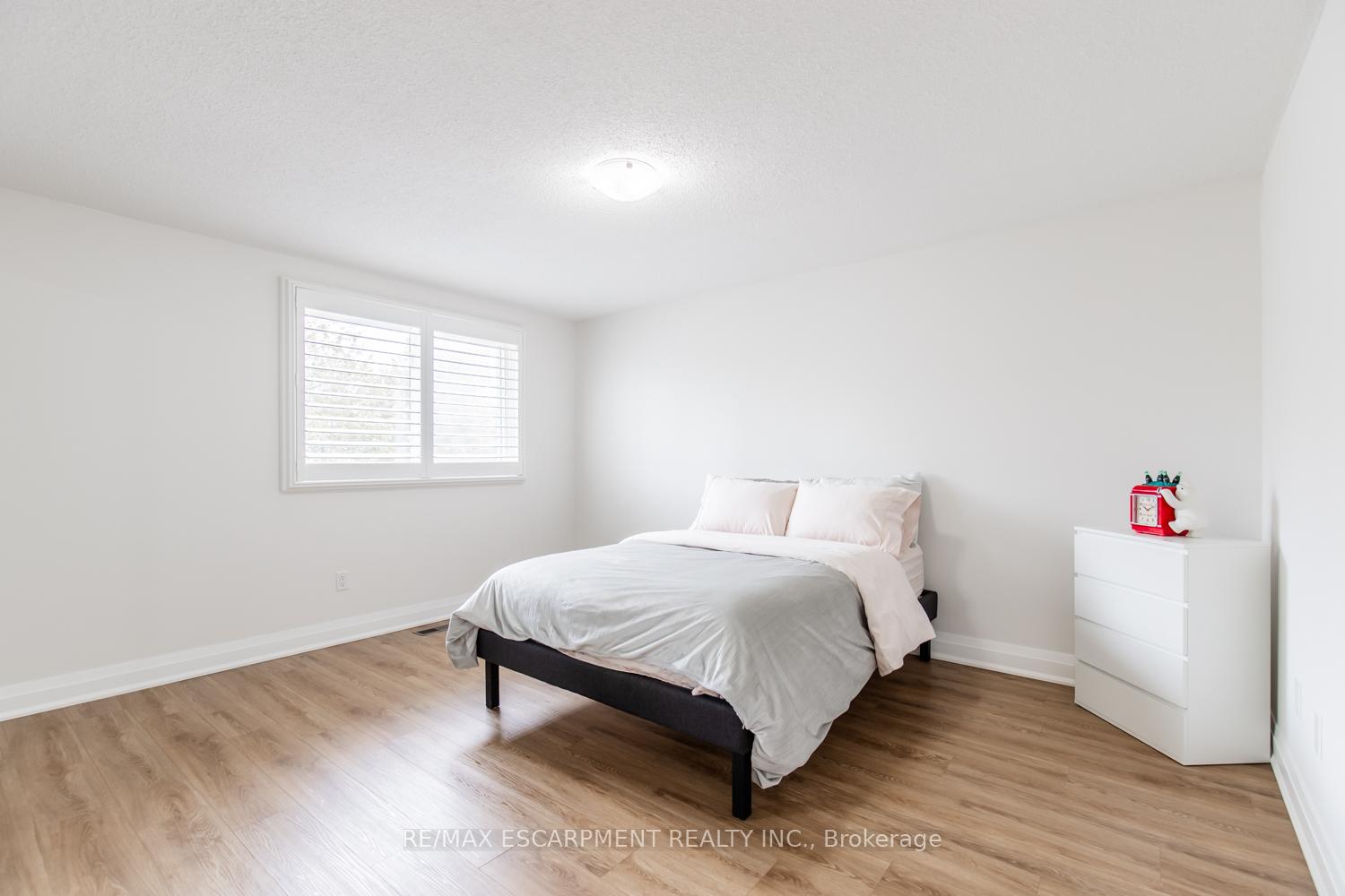 3 Bedrooms Condo at 150 Gateshead, Hamilton For sale