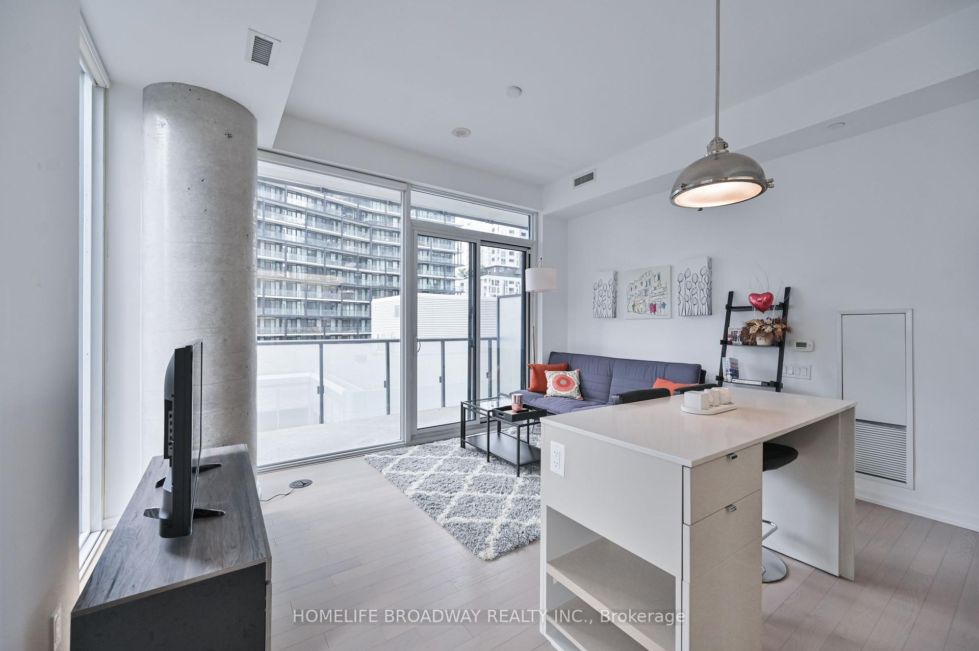 2 Bedrooms Condo at 101 Peter, Toronto For sale