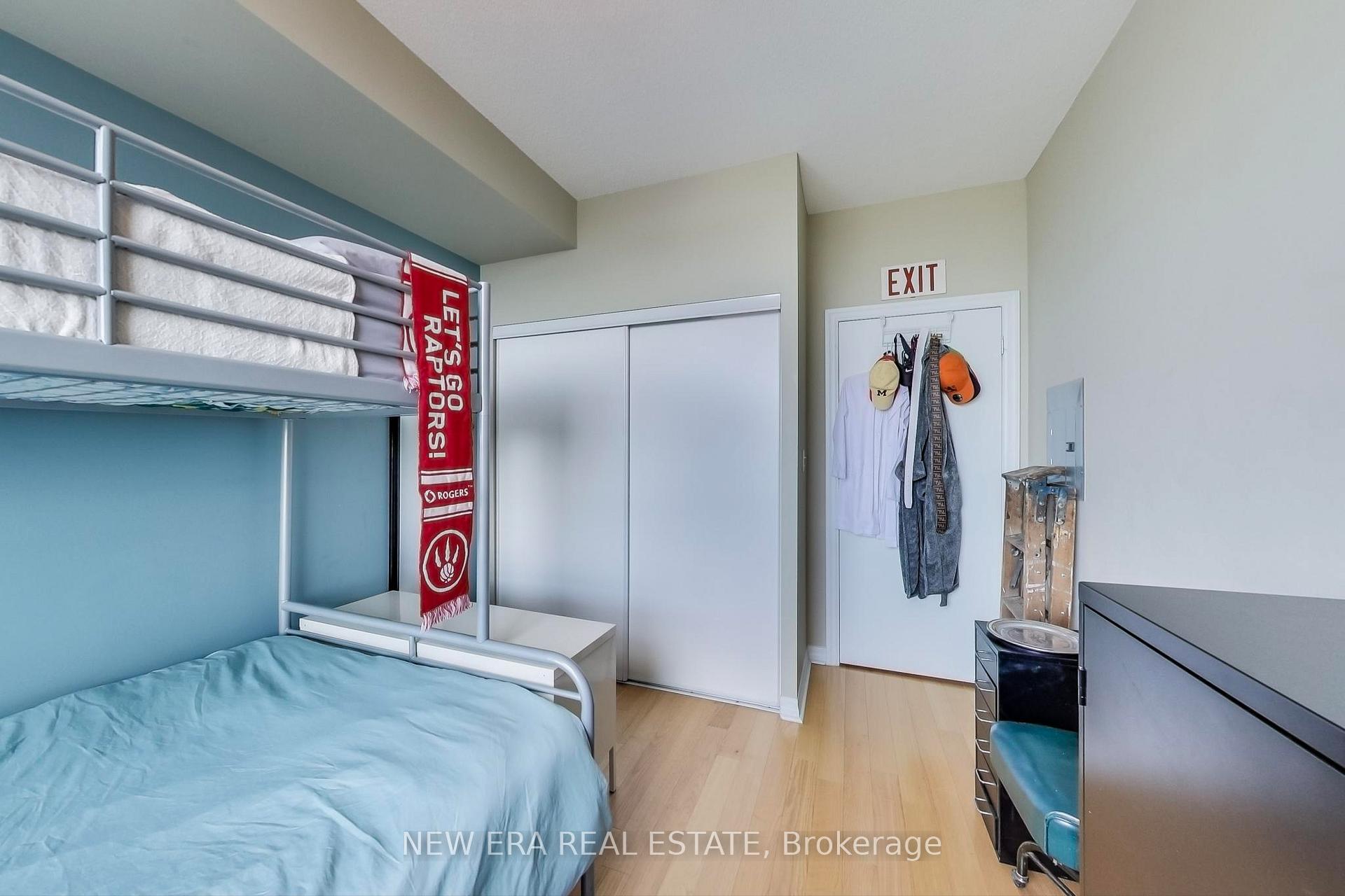 3 Bedrooms Condo at 1359 Rathburn, Mississauga For sale