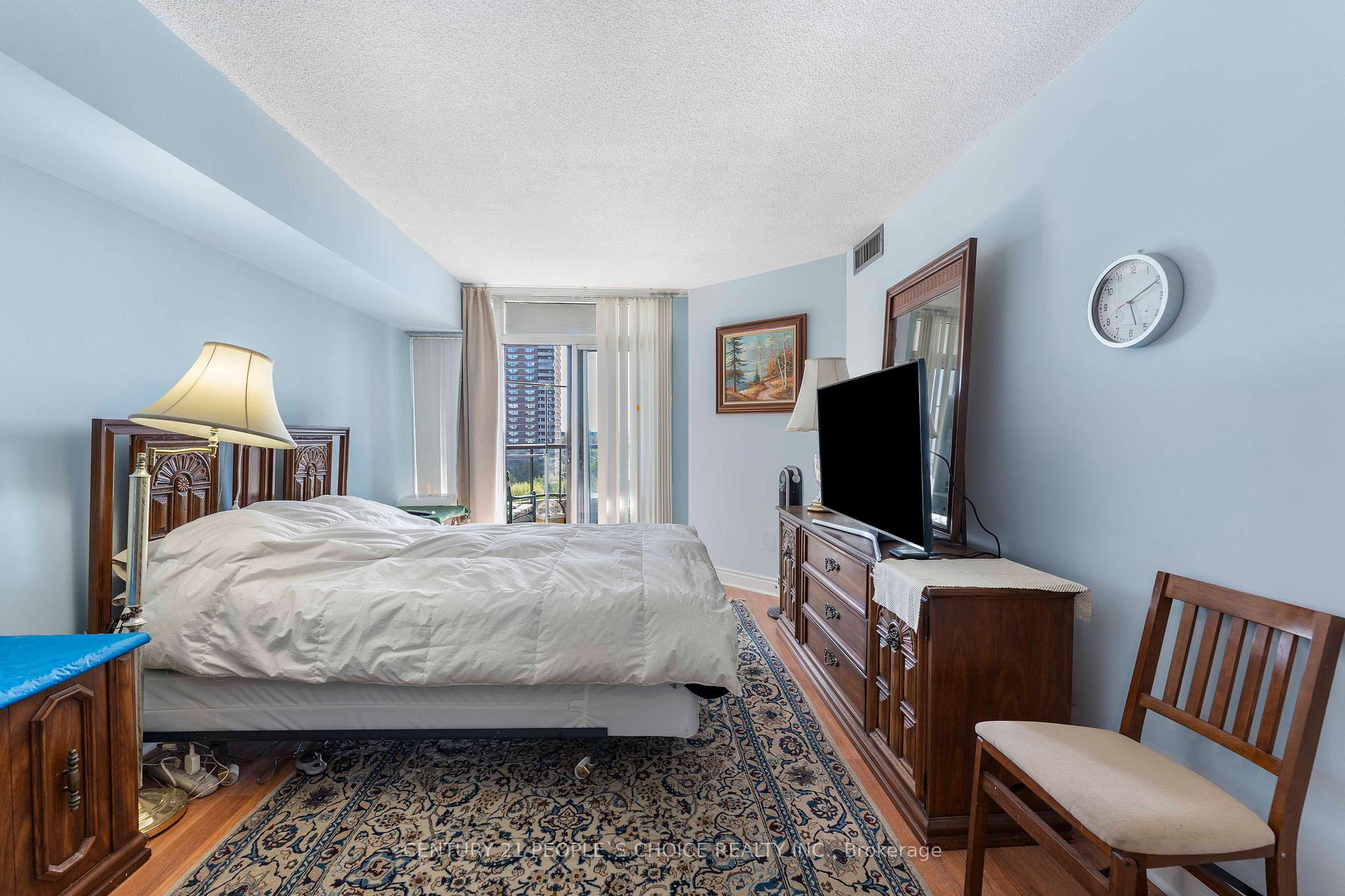 2 Bedrooms Condo at 3 Rowntree, Toronto For sale