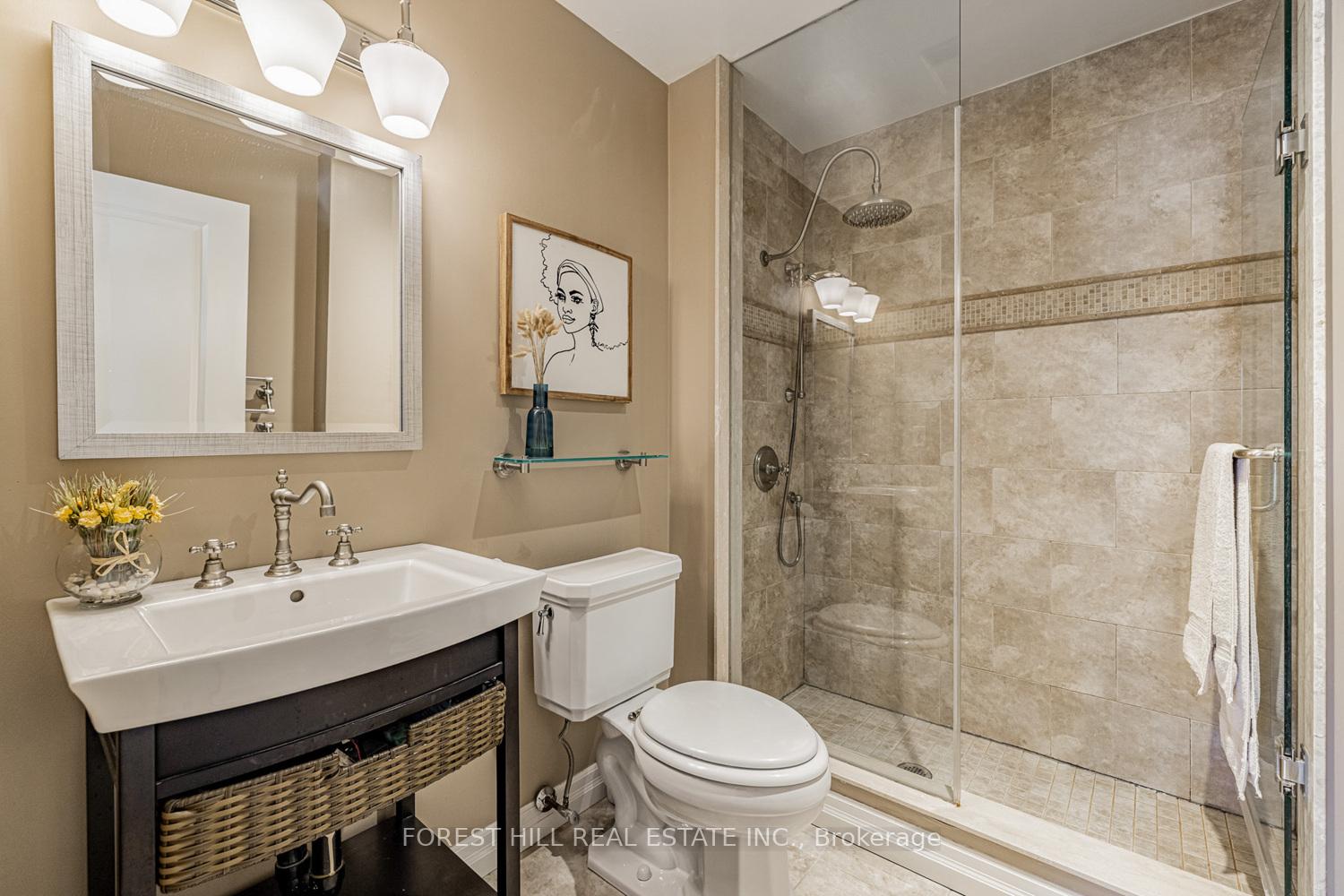 5 Bedrooms Condo at 21 Snowshoe Mill, Toronto For sale