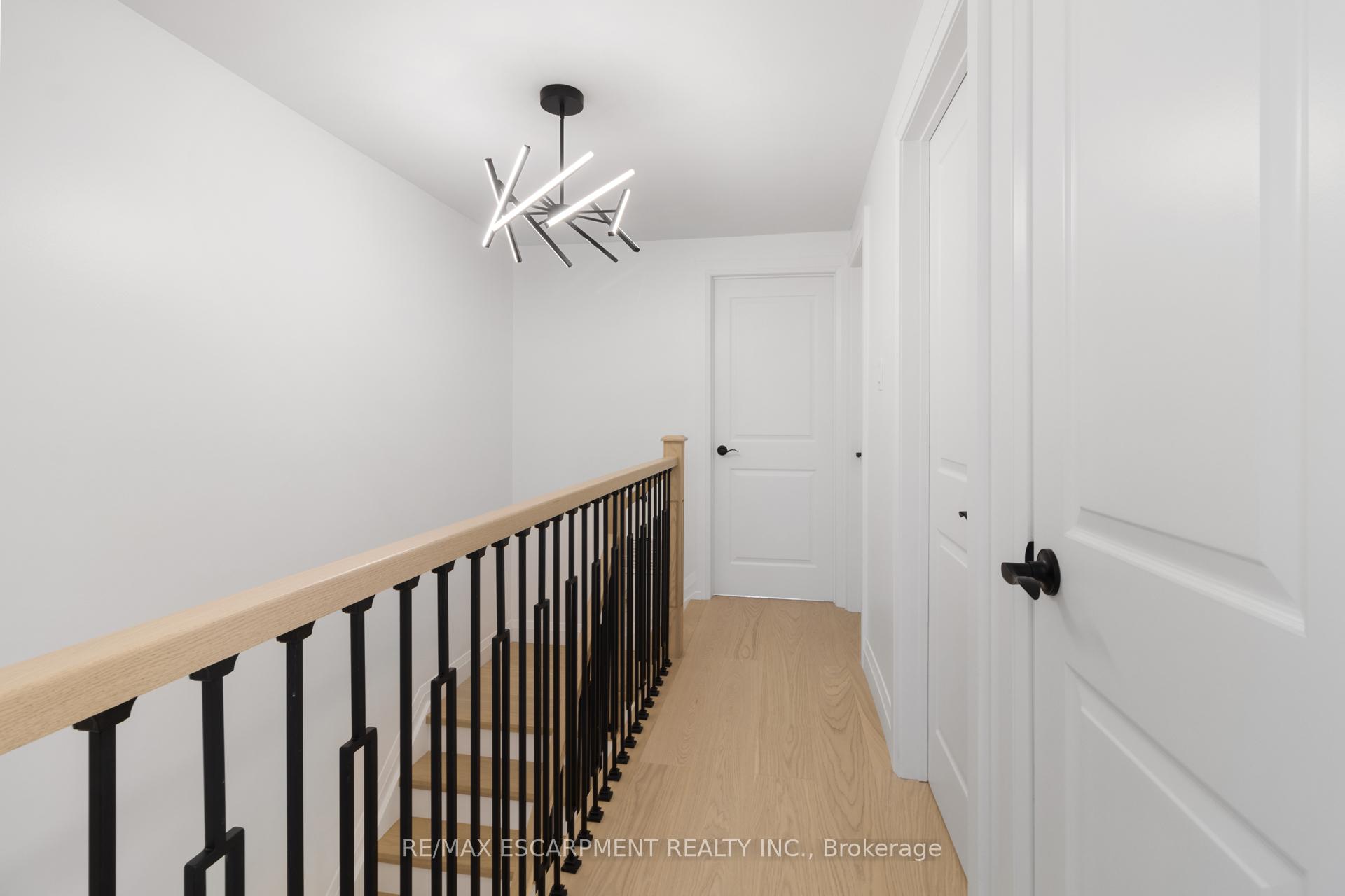 3 Bedrooms Condo at 2020 South Millway,  Mississauga For sale
