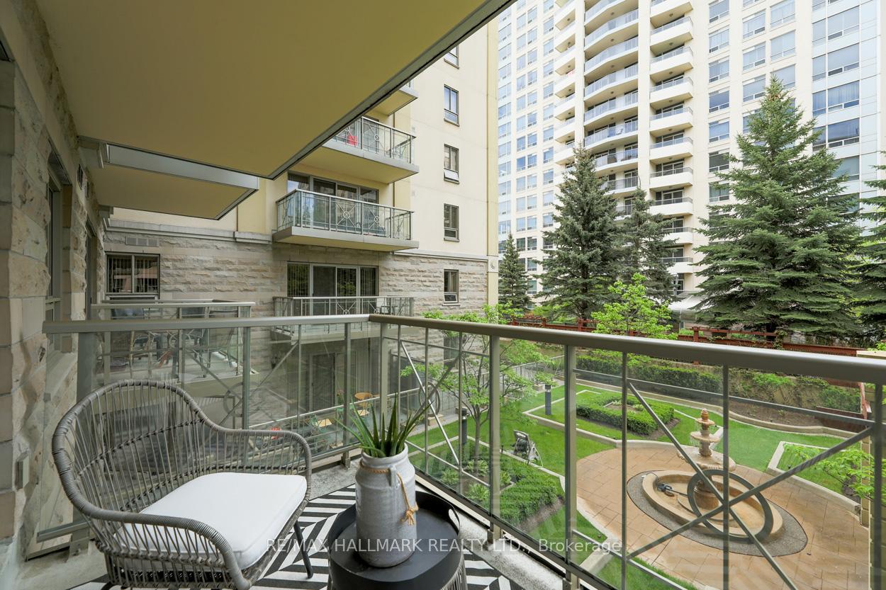 1 Bedroom Condo at 12 Rean, Toronto For sale
