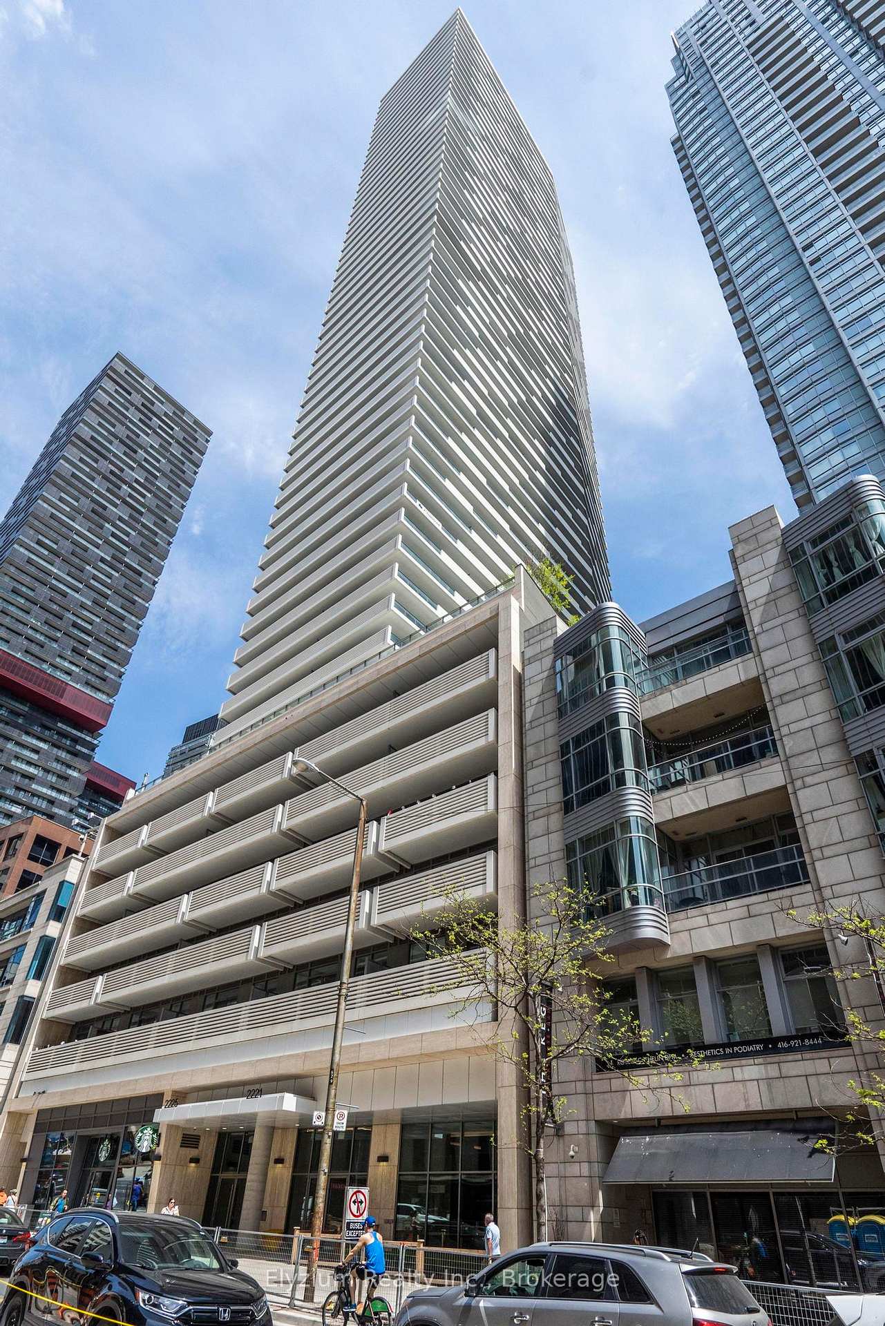 2 Bedrooms Condo at 2221 Yonge, Toronto For sale