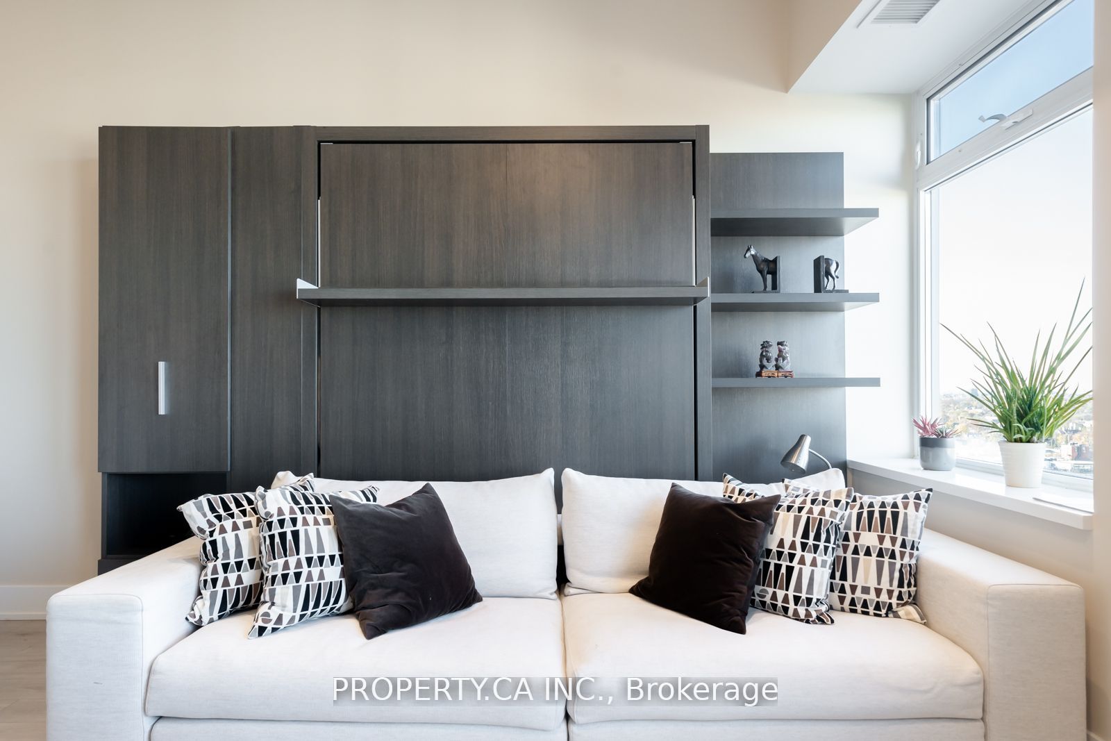 111 St Clair Avenue W, #1728