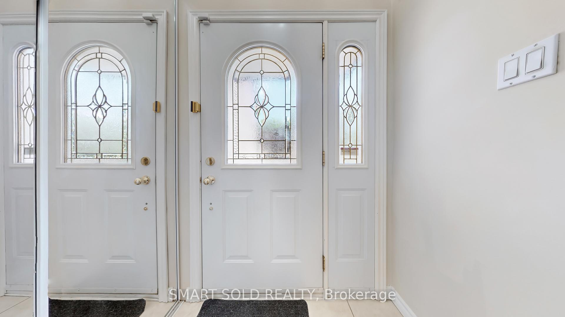 3 Bedrooms Condo at 2606 Midland, Toronto For sale
