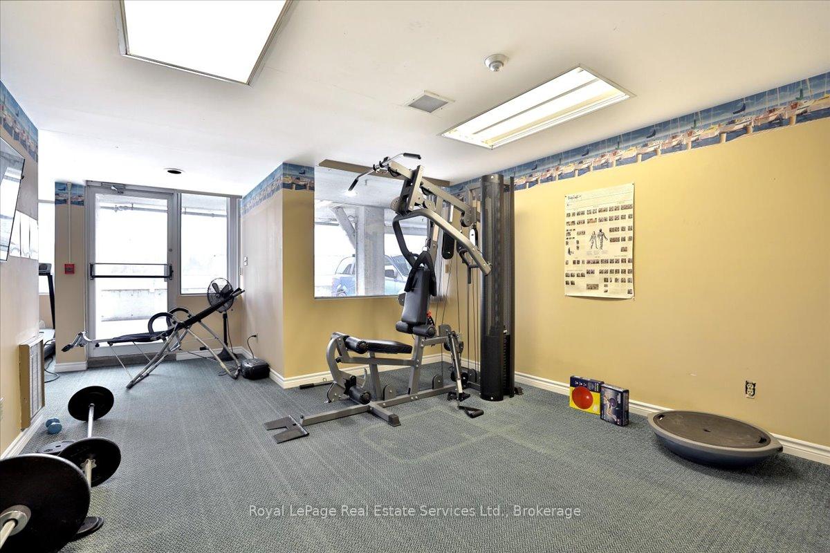 2 Bedrooms Condo at 100 Bronte, Oakville For sale