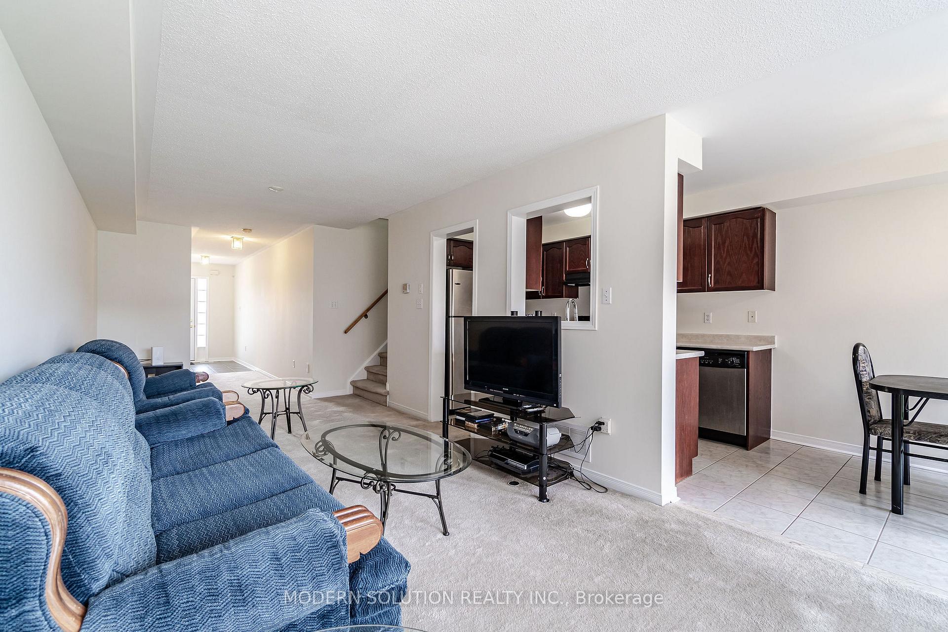 3 Bedrooms Condo at 525 Novo Star, Mississauga For sale