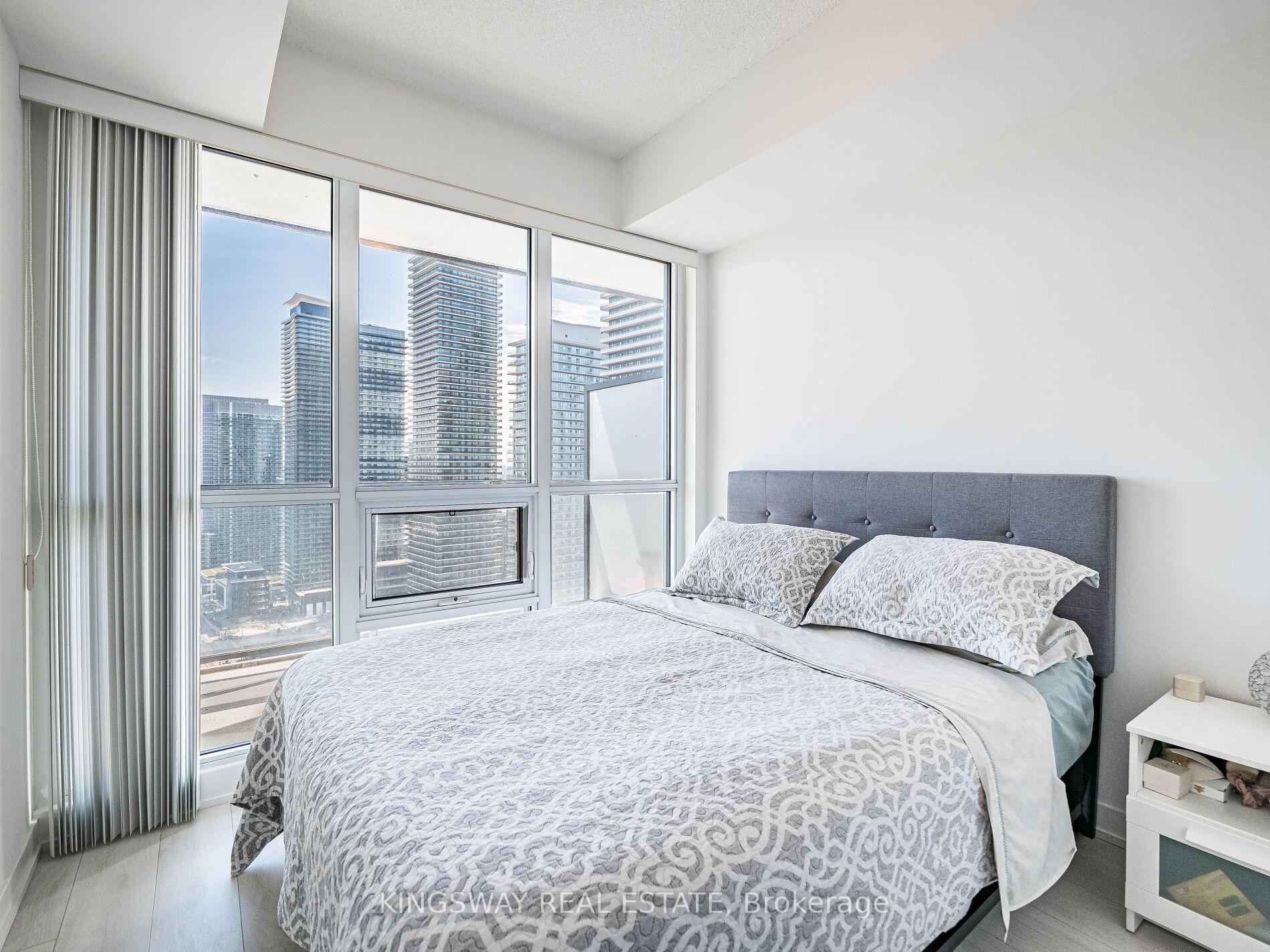 2 Bedrooms Condo at 2200 Lakeshore,  Toronto For sale