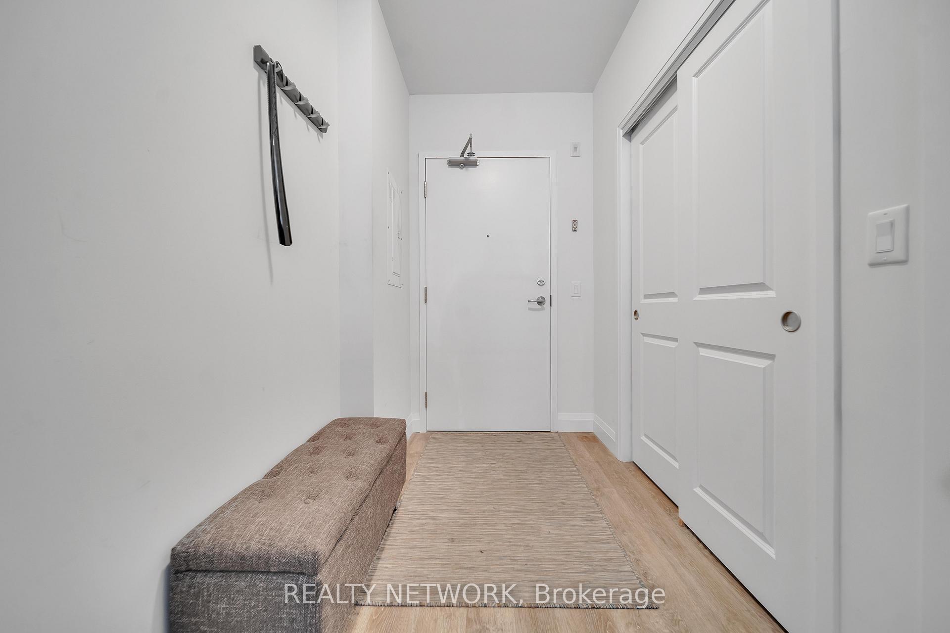 2 Bedrooms Condo at 1 Redfern, Hamilton For sale