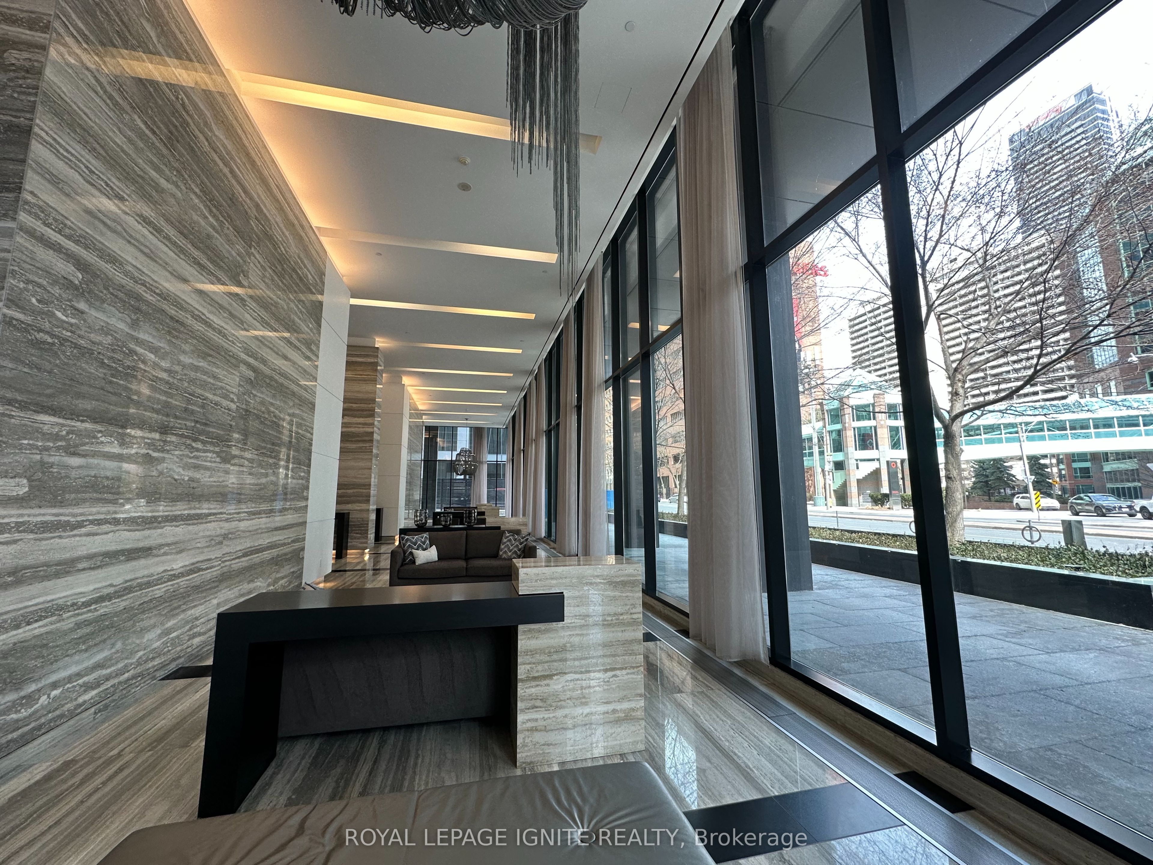 110 Charles Street E, #1809