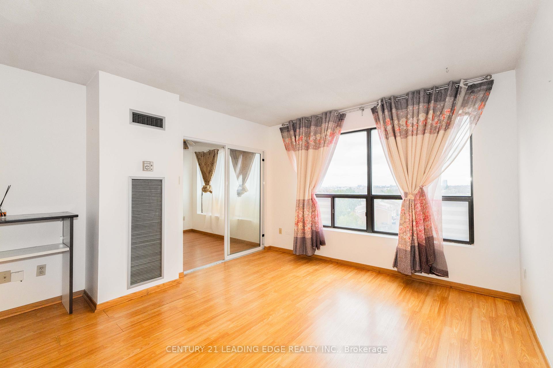 3 Bedrooms Condo at 39 KIMBERCROFT, Toronto For sale