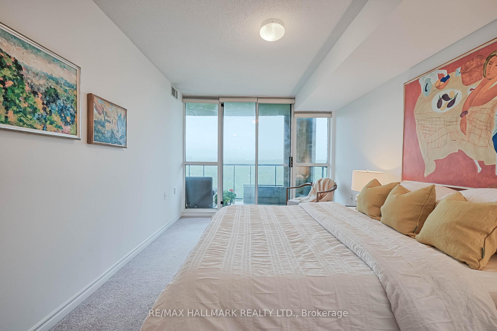 2 Bedrooms Condo at 388 Bloor, Toronto For sale