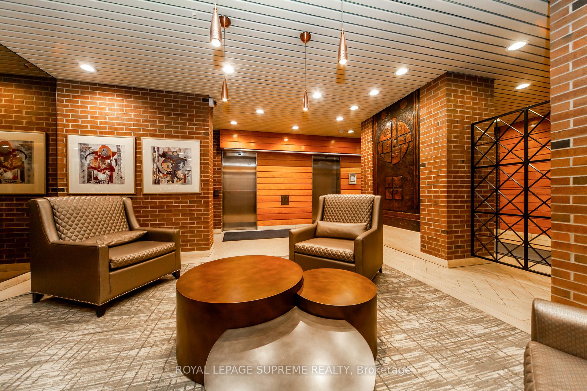2 Bedrooms Condo at 270 Scarlett, Toronto For sale
