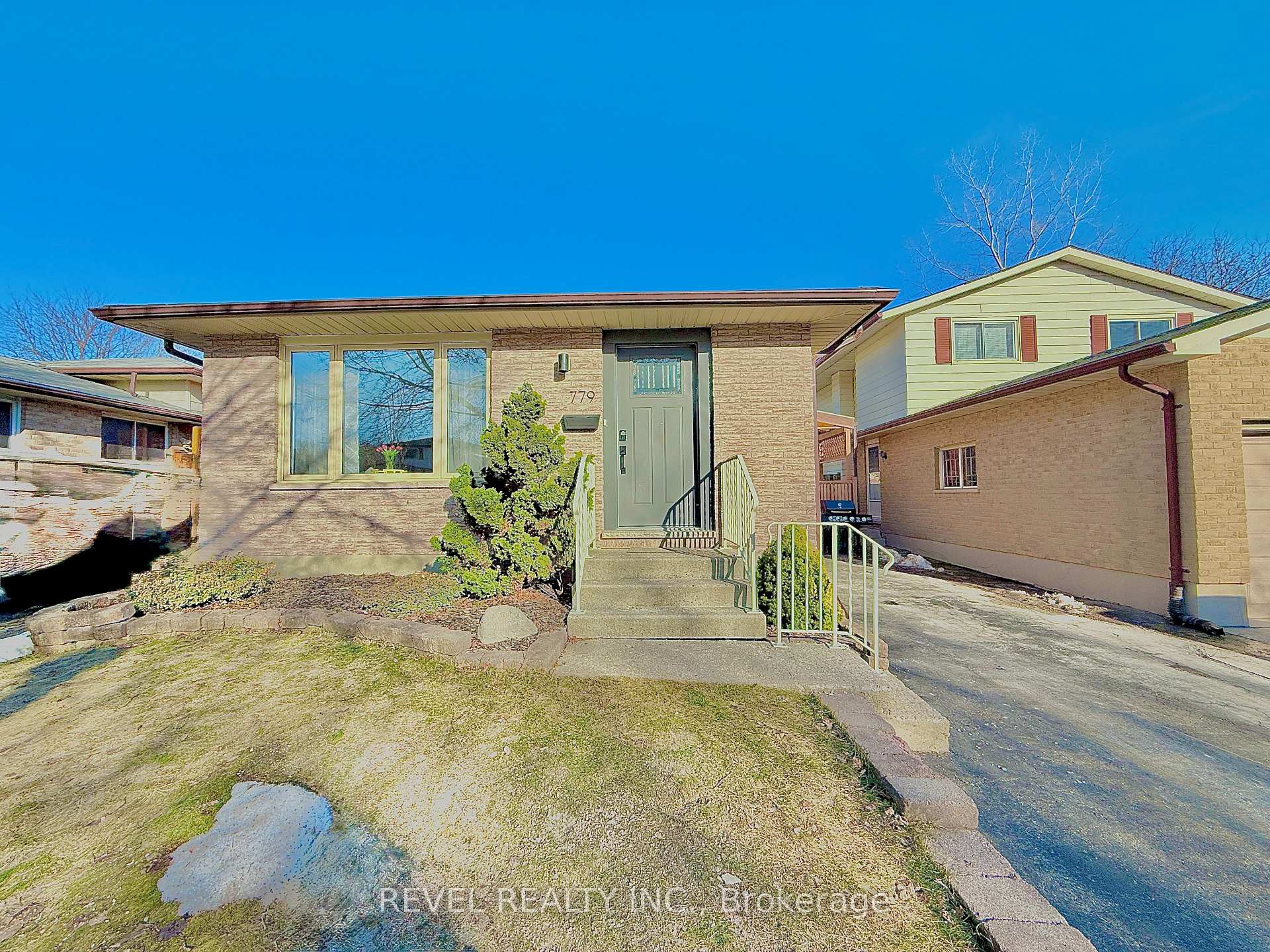 779 Monsarrat Avenue, London East, ON N5Y 4Y3