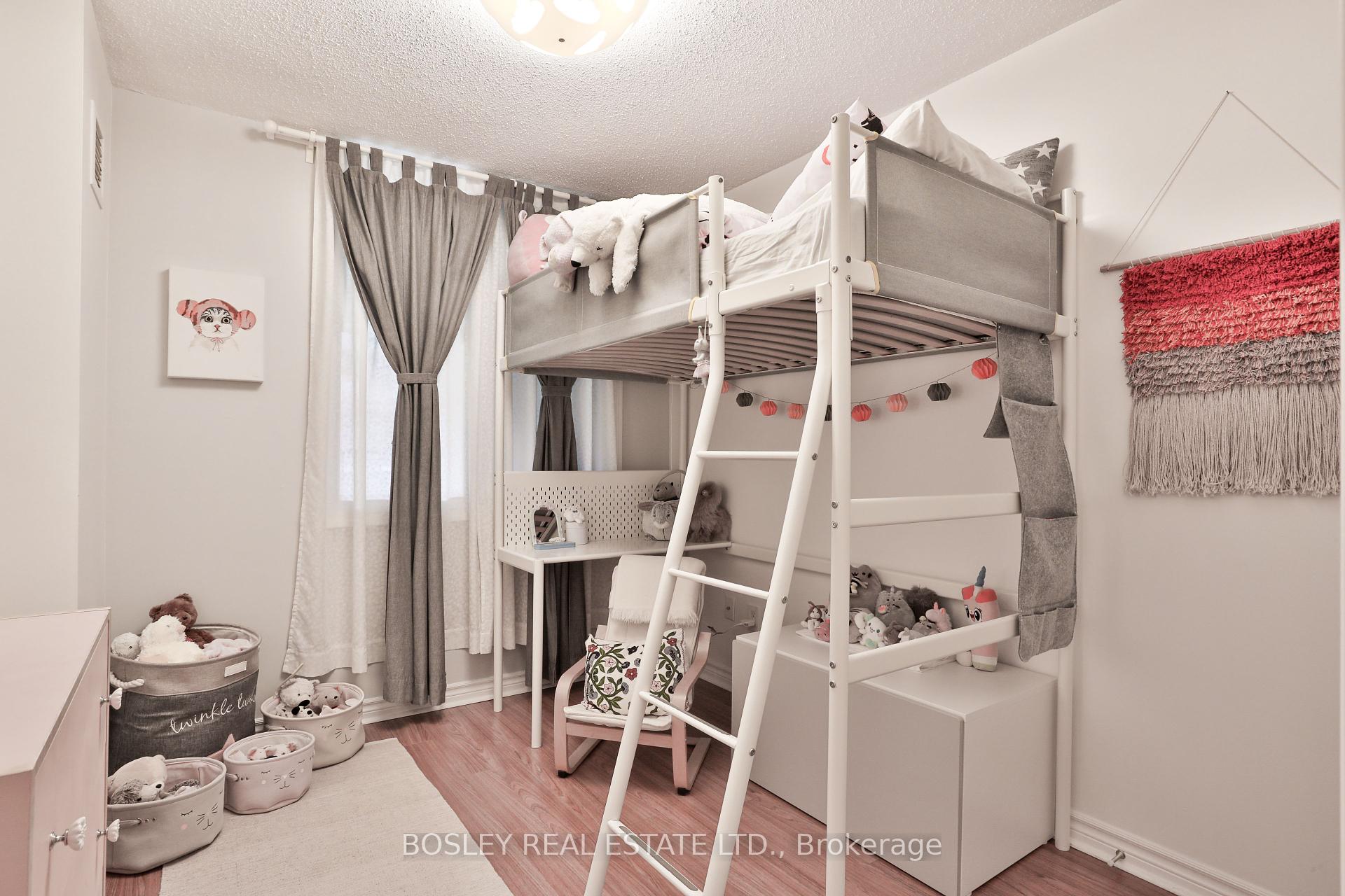 3 Bedrooms Condo at 1250 Mississauga Valley, Mississauga For sale