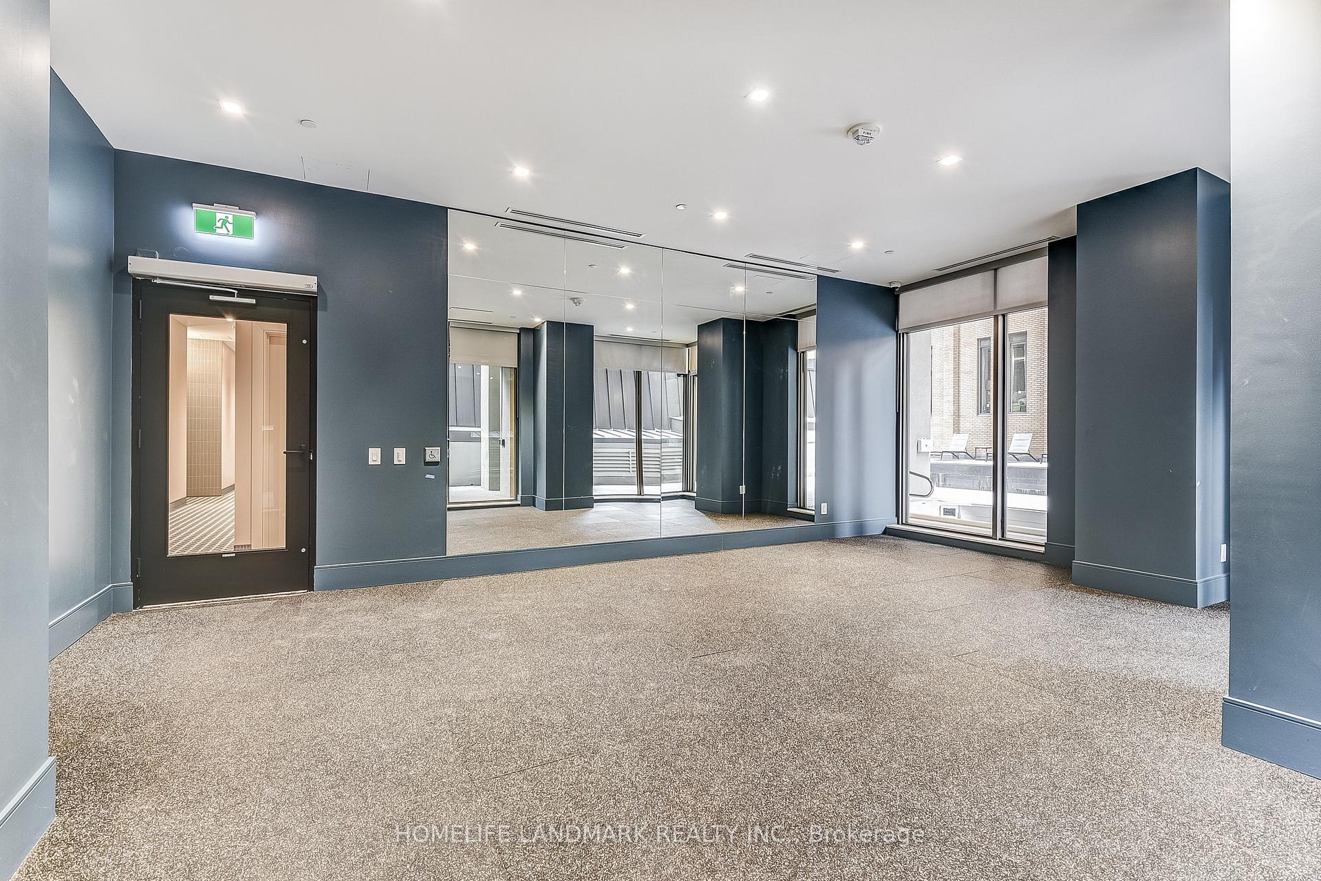 3 Bedrooms Condo at 28 Widmer 3429,  Toronto For sale