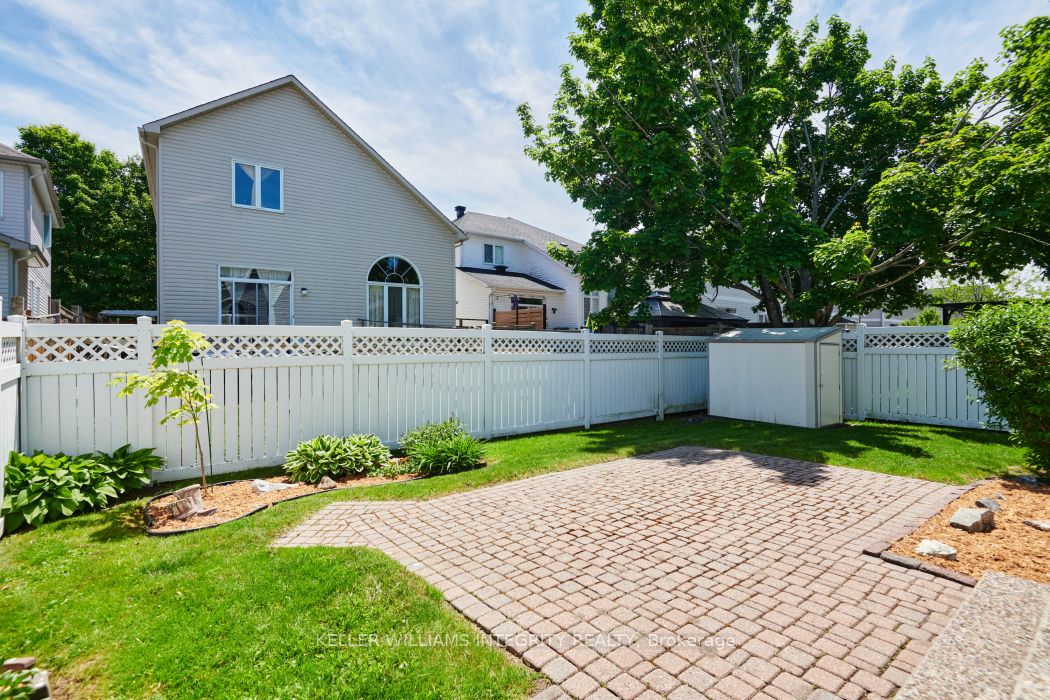 1042 Rocky Harbour Crescent
