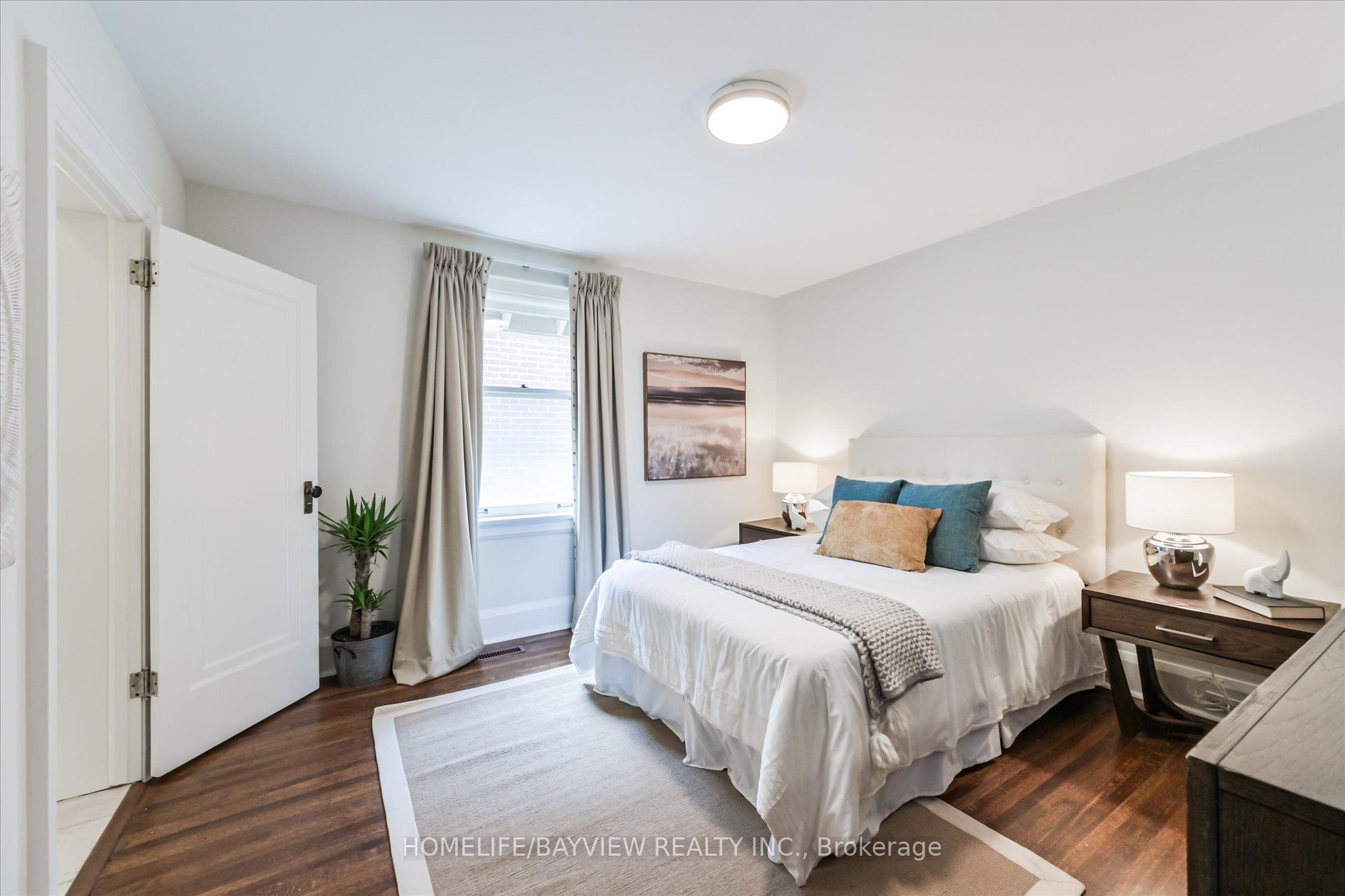 262 Lytton Boulevard